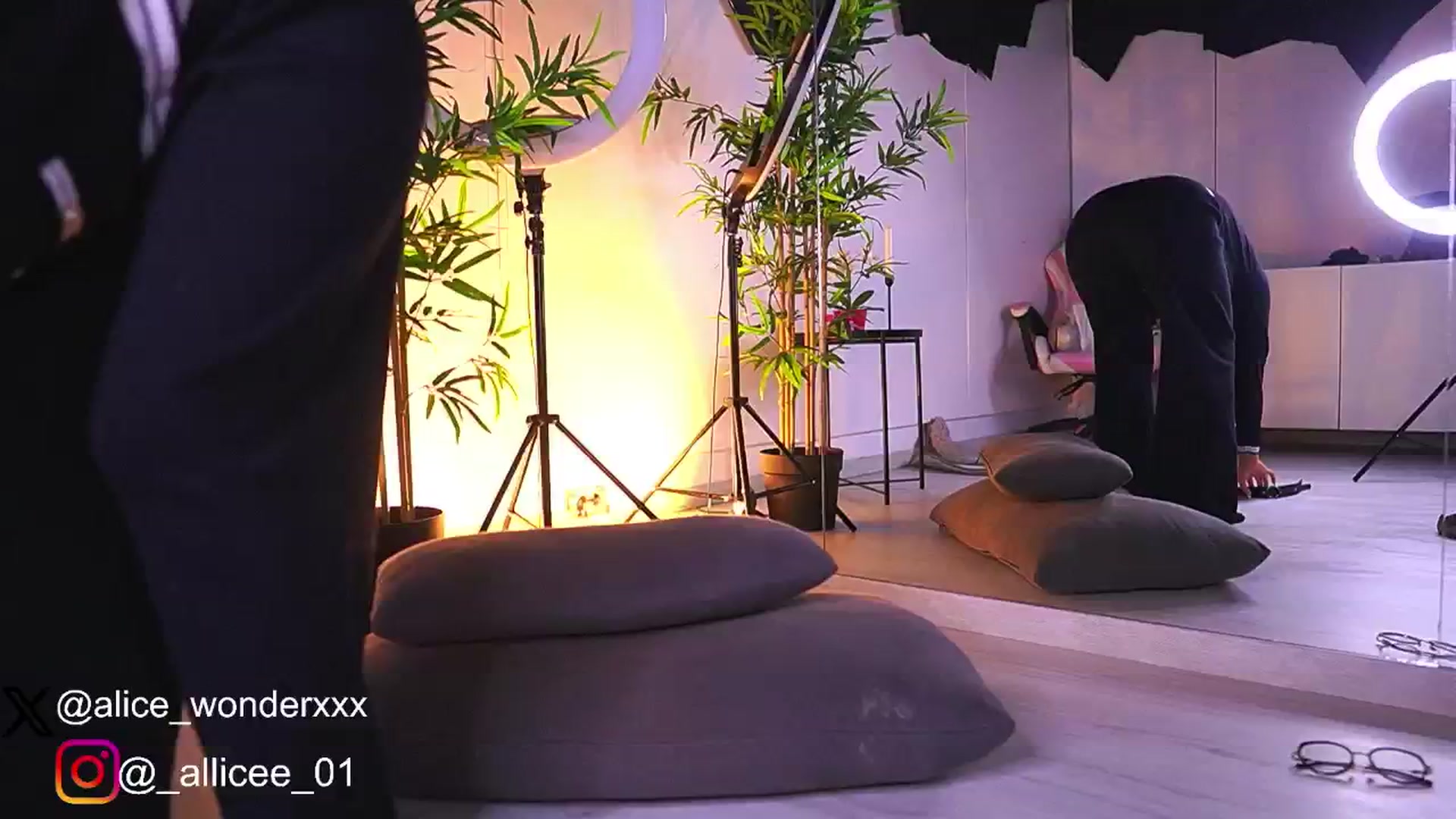 Gallery image thumbnail from VanesaSimon's myfreecams stream on, 02/17/2025, 11:30 image 12 of 20