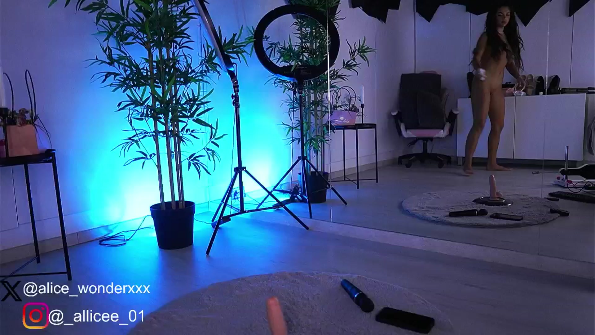 Gallery image thumbnail from VanesaSimon's myfreecams stream on, 03/10/2025, 10:18 image 4 of 20