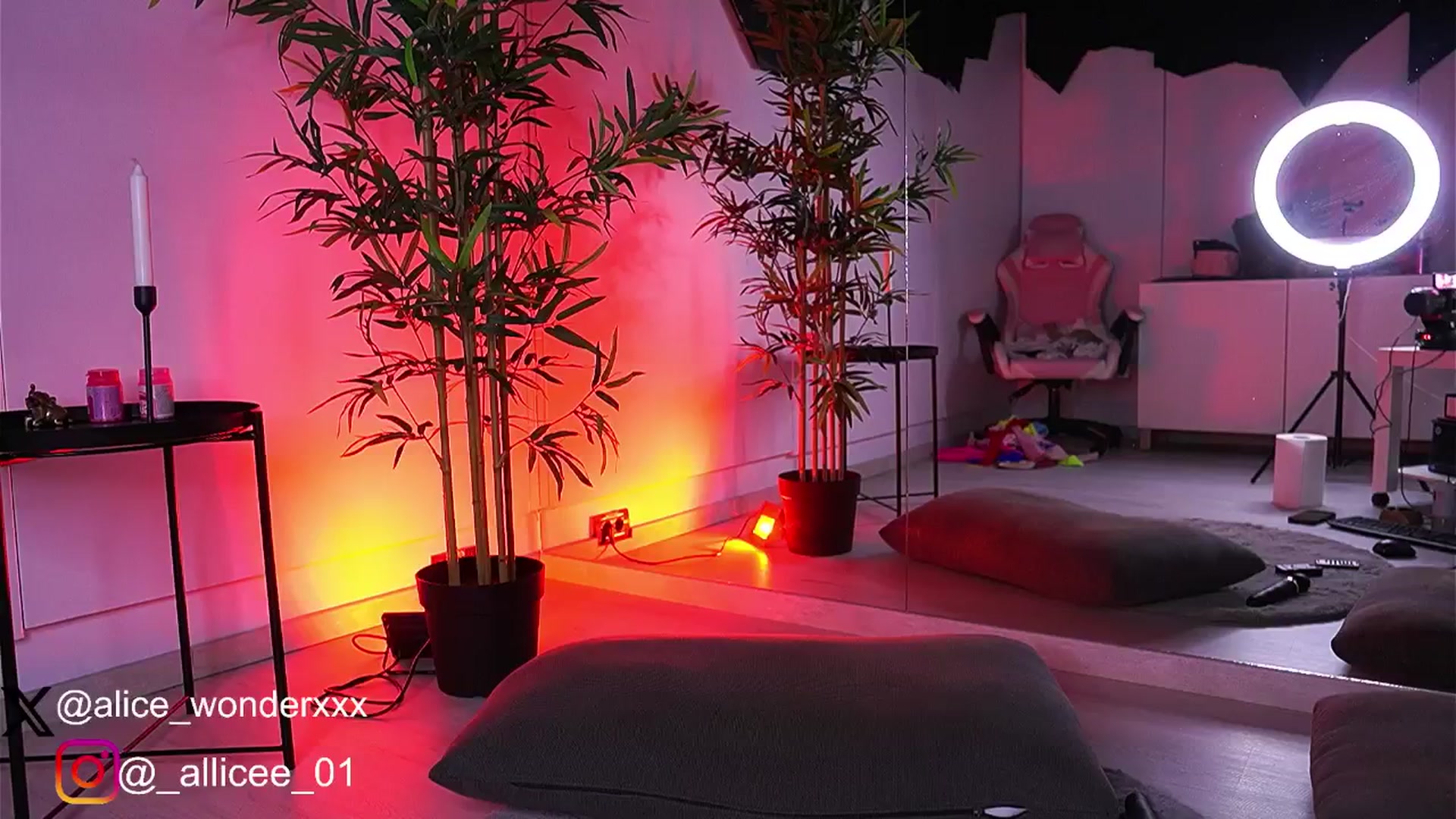 Gallery image thumbnail from VanesaSimon's myfreecams stream on, 03/13/2025, 13:32 image 2 of 20
