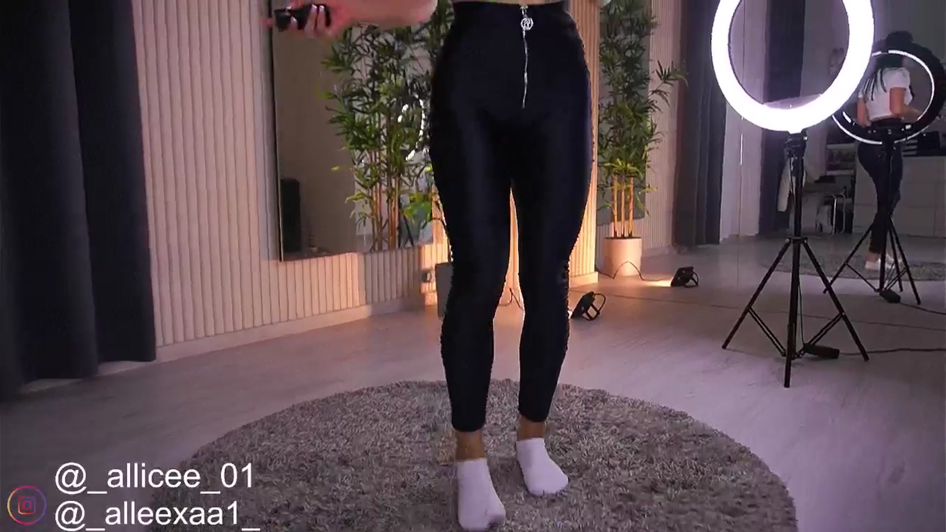Gallery image thumbnail from VanesaSimon's myfreecams stream on, 03/29/2025, 14:02 image 19 of 20