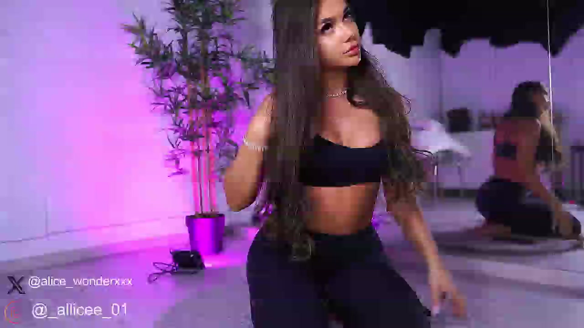 Gallery image thumbnail from VanesaSimon's myfreecams stream on, 04/07/2025, 05:49 image 1 of 20