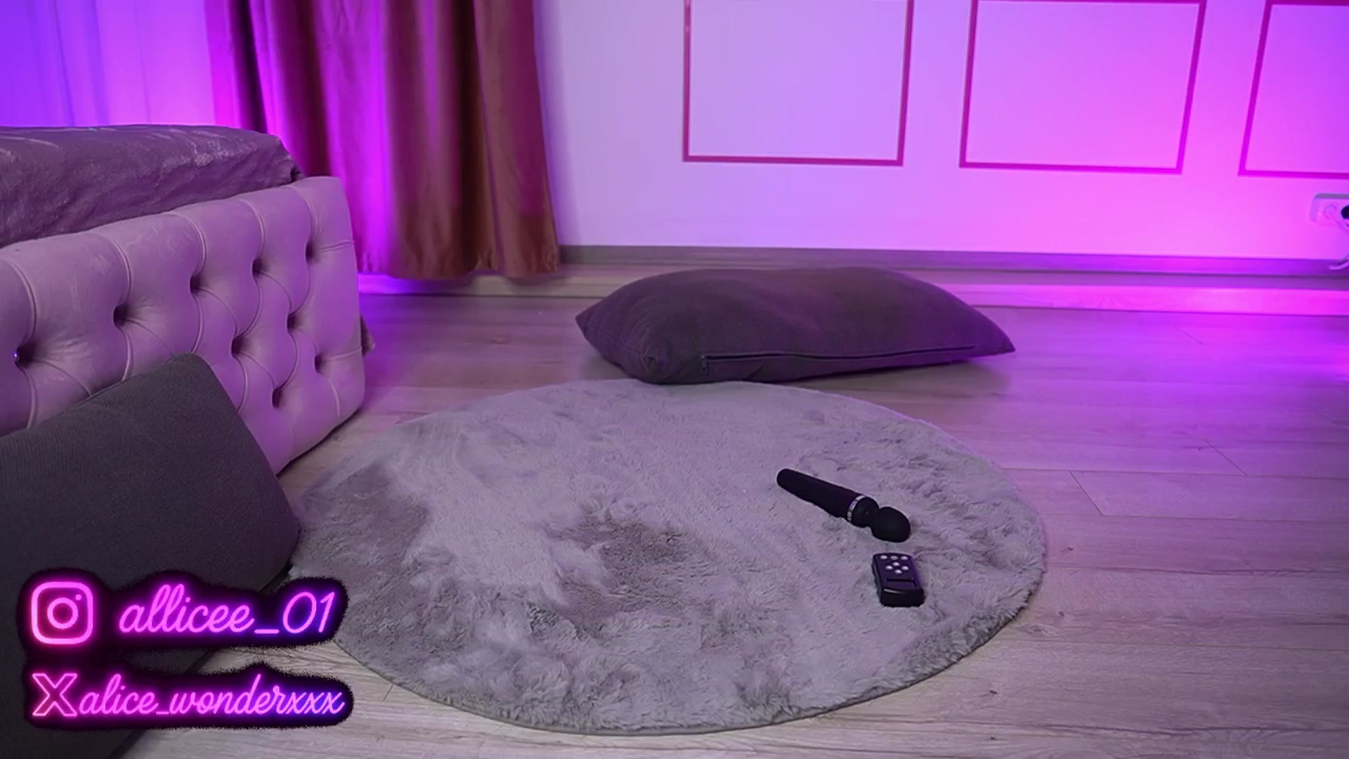 Gallery image thumbnail from VanesaSimon's myfreecams stream on, 06/03/2025, 09:28 image 15 of 20