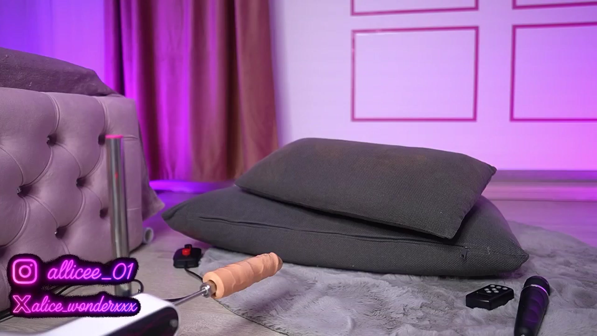 Gallery image thumbnail from VanesaSimon's myfreecams stream on, 06/11/2025, 09:09 image 19 of 20
