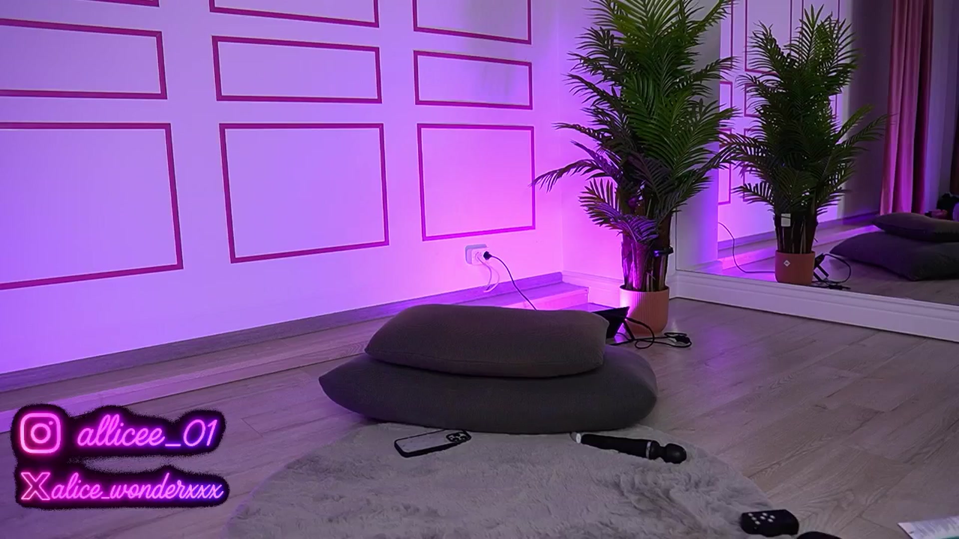 Gallery image thumbnail from VanesaSimon's myfreecams stream on, 07/17/2025, 13:39 image 18 of 20
