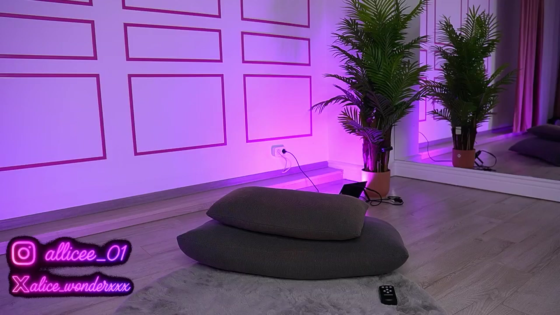 Gallery image thumbnail from VanesaSimon's myfreecams stream on, 07/17/2025, 13:39 image 4 of 20