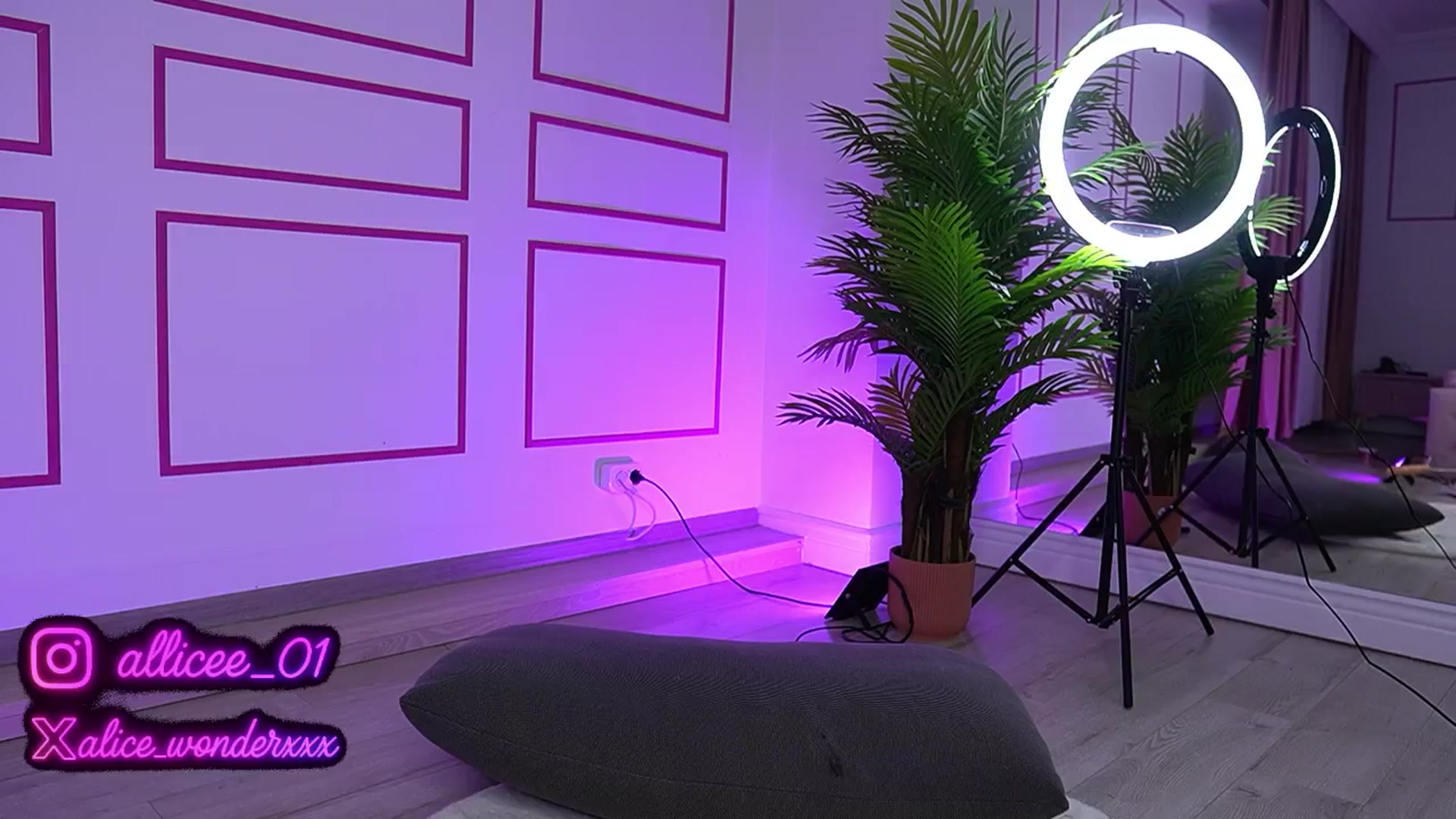 Gallery image thumbnail from VanesaSimon's myfreecams stream on, 07/19/2025, 14:59 image 16 of 20