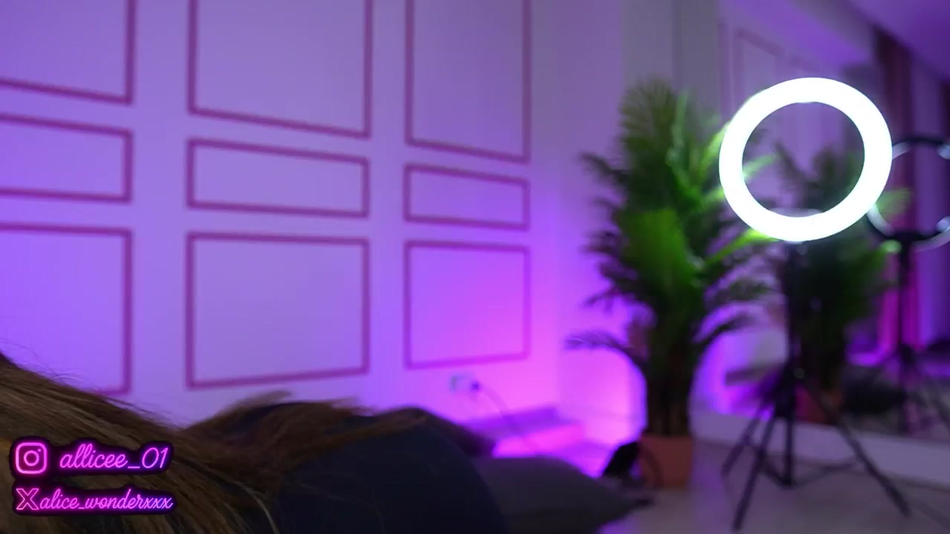 Gallery image thumbnail from VanesaSimon's myfreecams stream on, 07/21/2025, 12:28 image 20 of 20