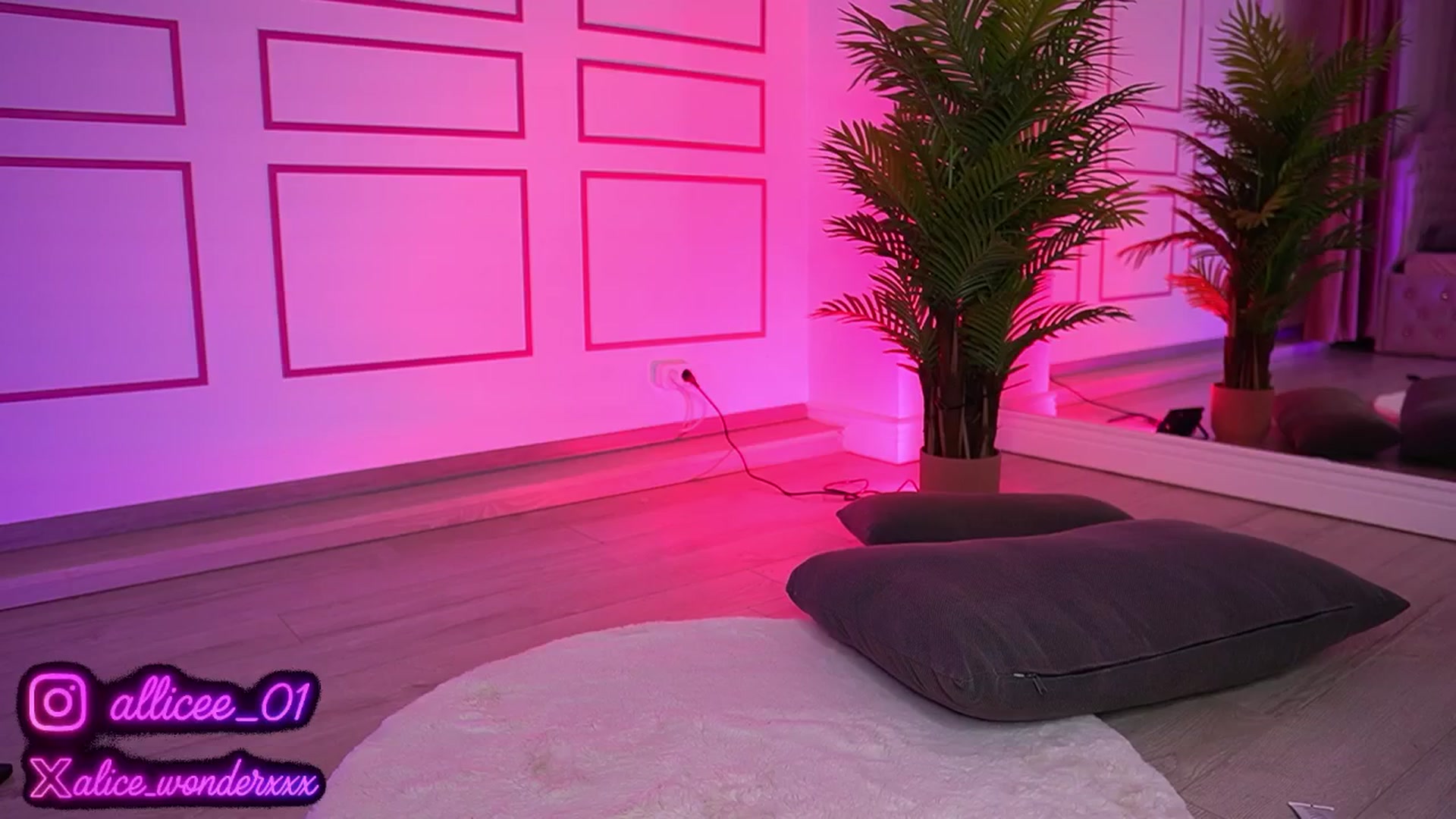 Gallery image thumbnail from VanesaSimon's myfreecams stream on, 07/28/2025, 13:22 image 3 of 20