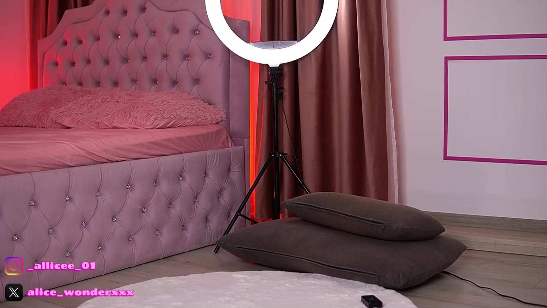 Gallery image thumbnail from VanesaSimon's myfreecams stream on, 11/12/2025, 10:50 image 6 of 20