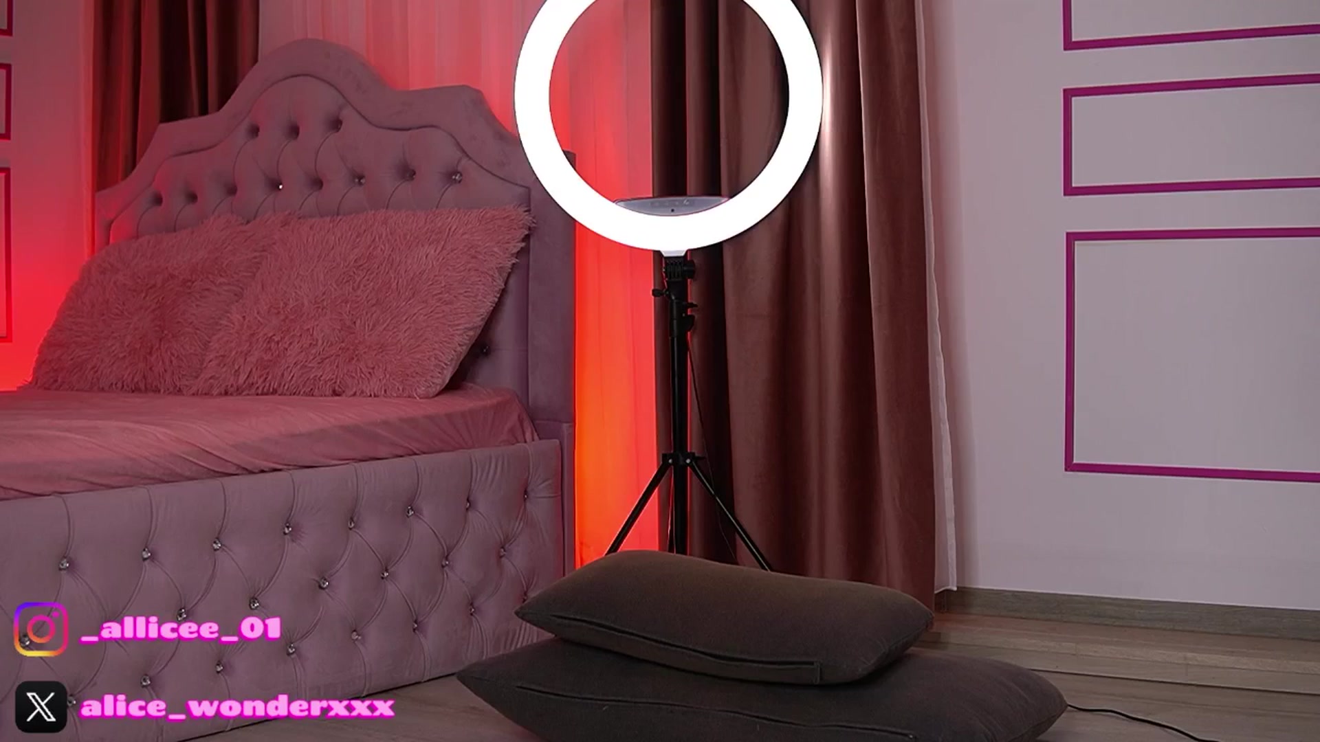 Gallery image thumbnail from VanesaSimon's myfreecams stream on, 11/13/2025, 14:55 image 15 of 20