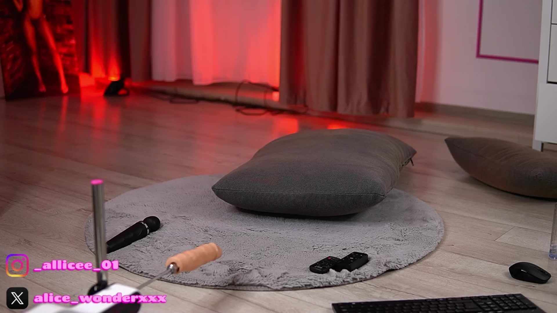 Gallery image thumbnail from VanesaSimon's myfreecams stream on, 11/23/2025, 11:34 image 2 of 20