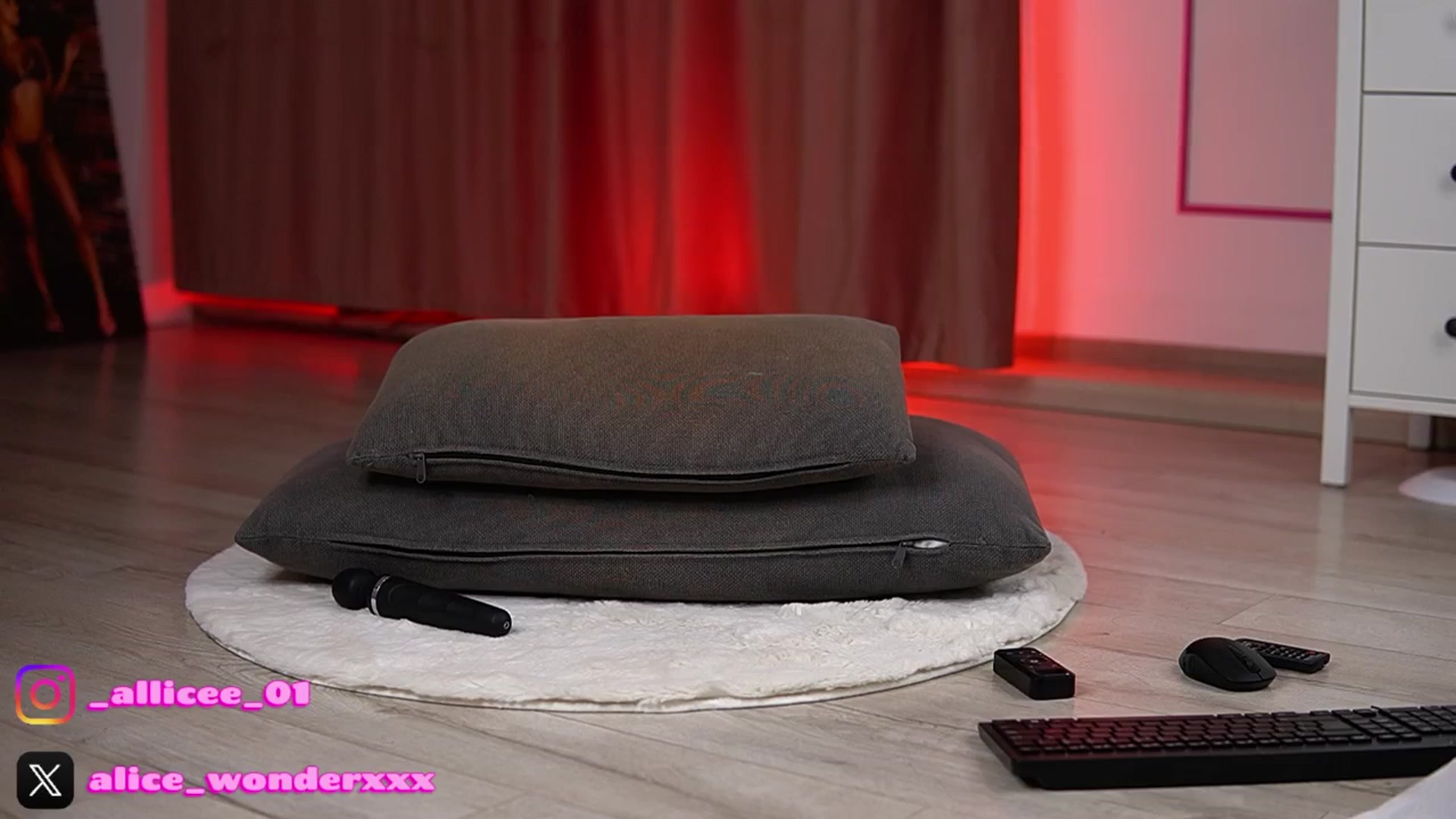 Gallery image thumbnail from VanesaSimon's myfreecams stream on, 11/26/2025, 09:01 image 20 of 20