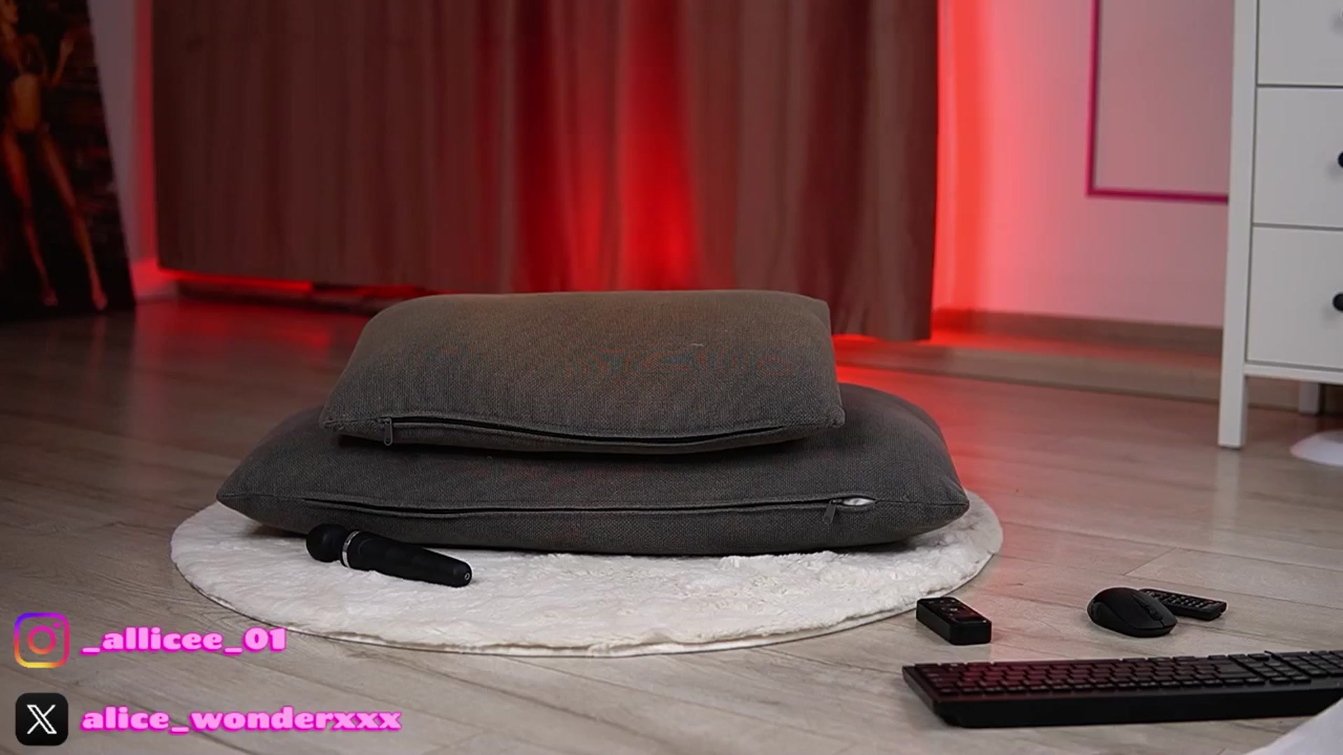 Gallery image thumbnail from VanesaSimon's myfreecams stream on, 11/26/2025, 09:01 image 19 of 20