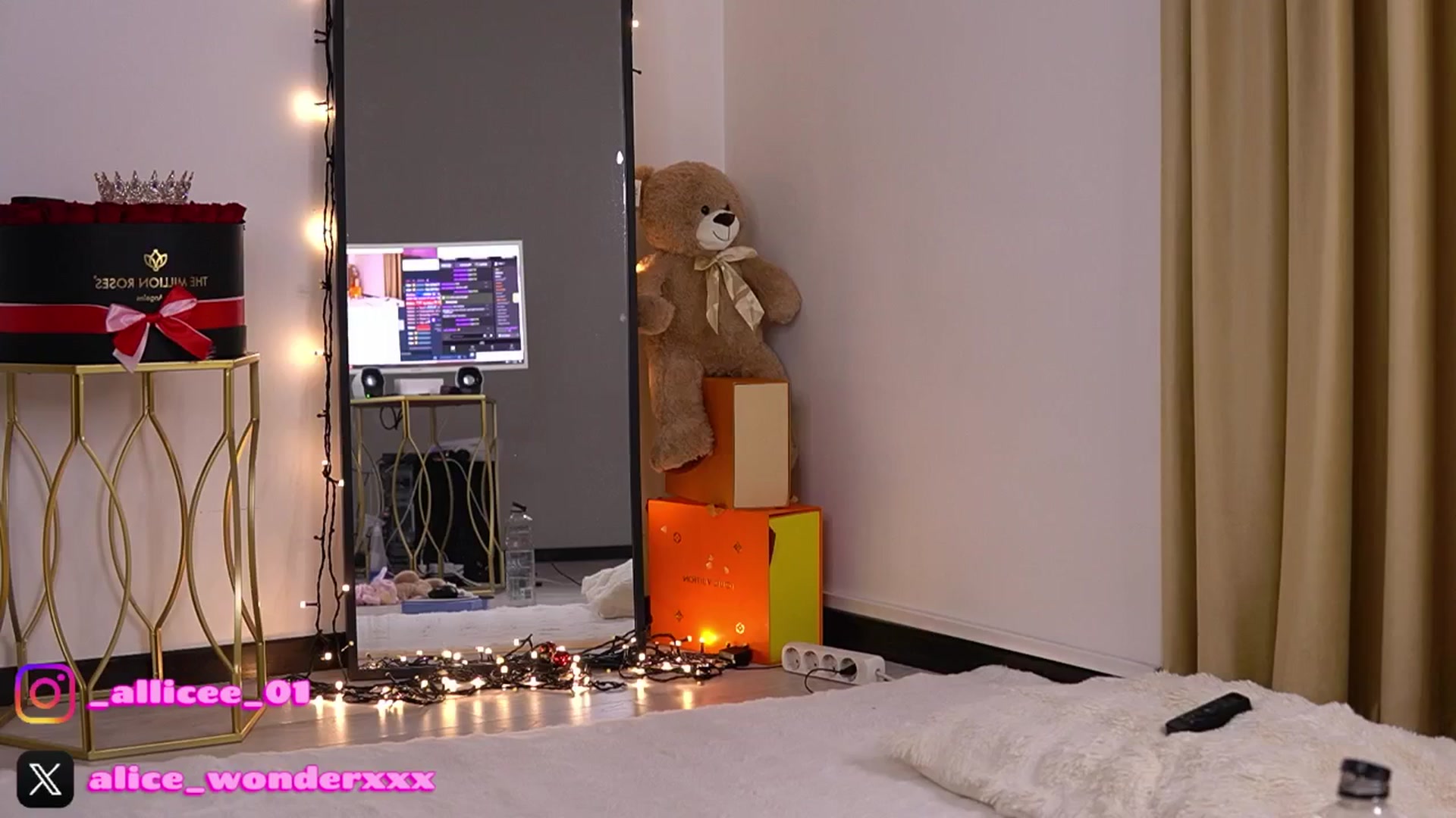 Gallery image thumbnail from VanesaSimon's myfreecams stream on, 01/05/2026, 10:20 image 10 of 20
