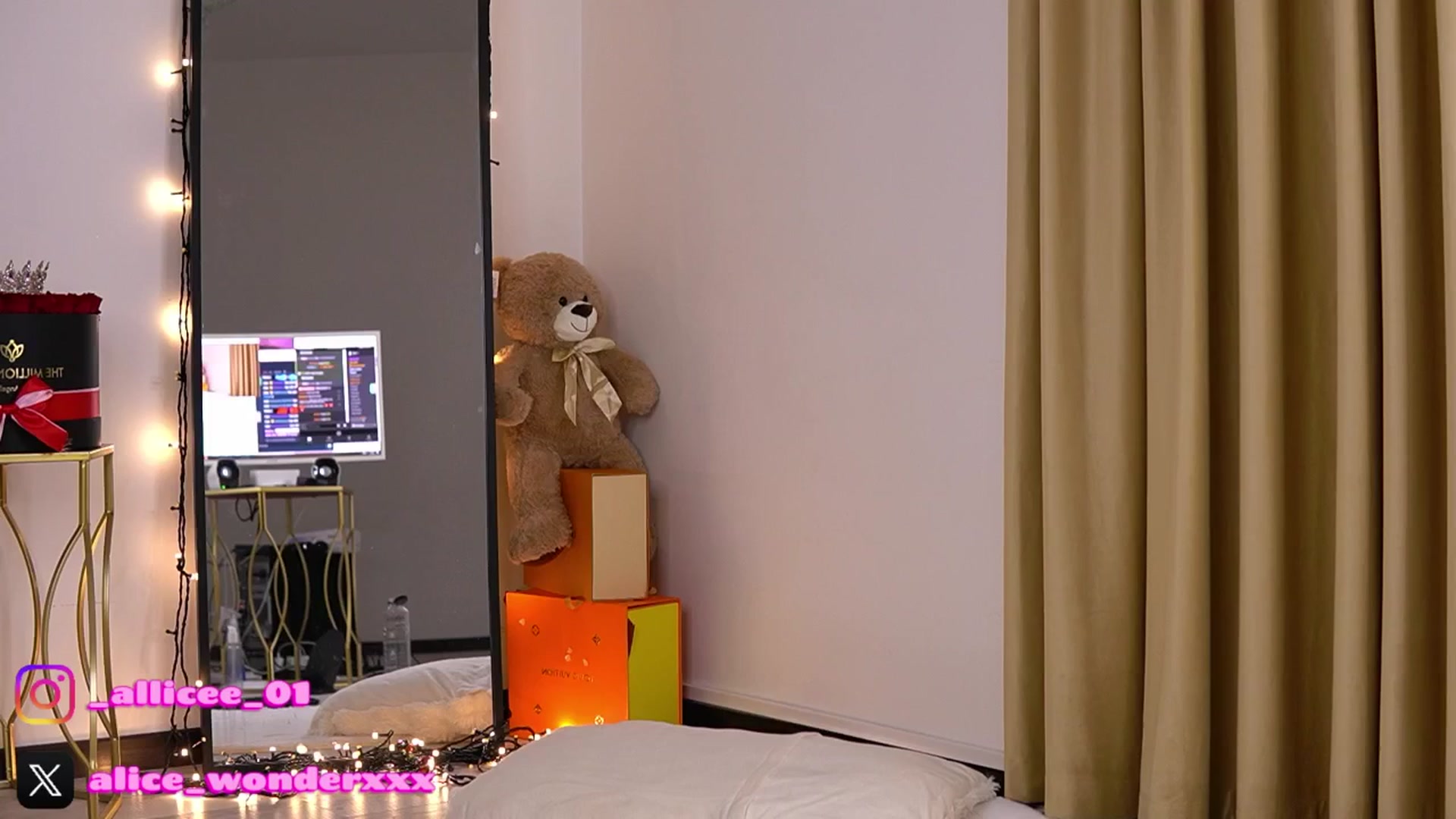 Gallery image thumbnail from VanesaSimon's myfreecams stream on, 01/05/2026, 14:04 image 20 of 20