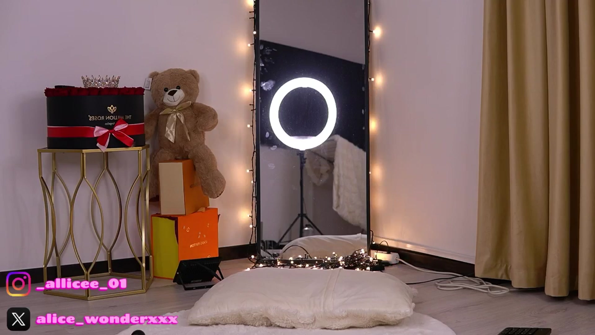 Gallery image thumbnail from VanesaSimon's myfreecams stream on, 01/06/2026, 10:58 image 19 of 20