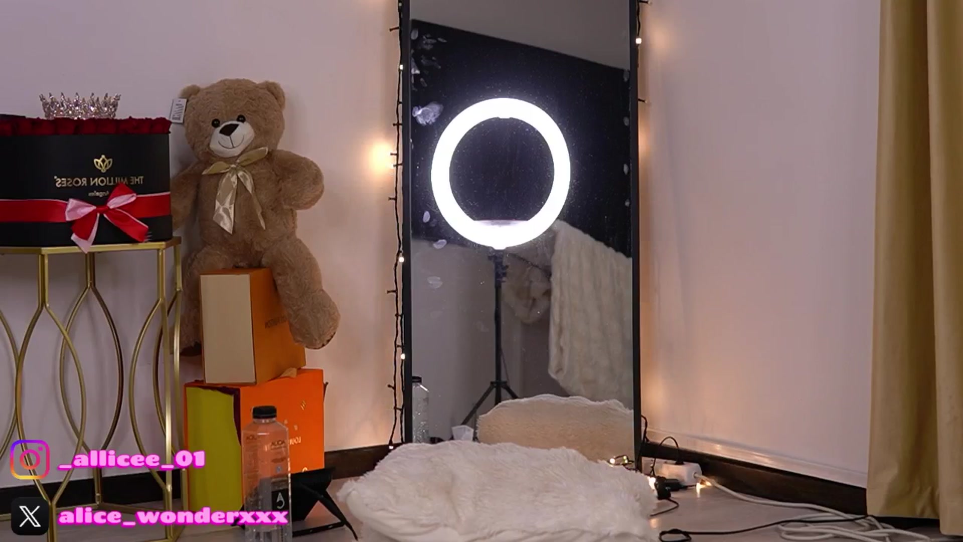 Gallery image thumbnail from VanesaSimon's myfreecams stream on, 01/06/2026, 13:54 image 20 of 20