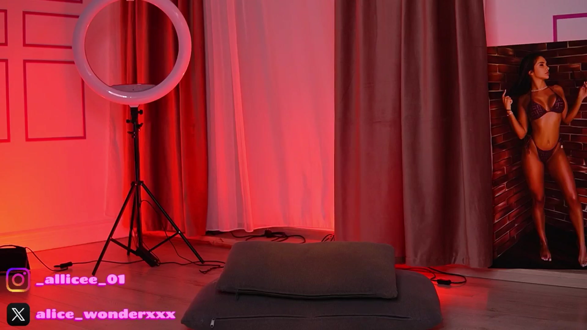 Gallery image thumbnail from VanesaSimon's myfreecams stream on, 02/02/2026, 11:28 image 11 of 20