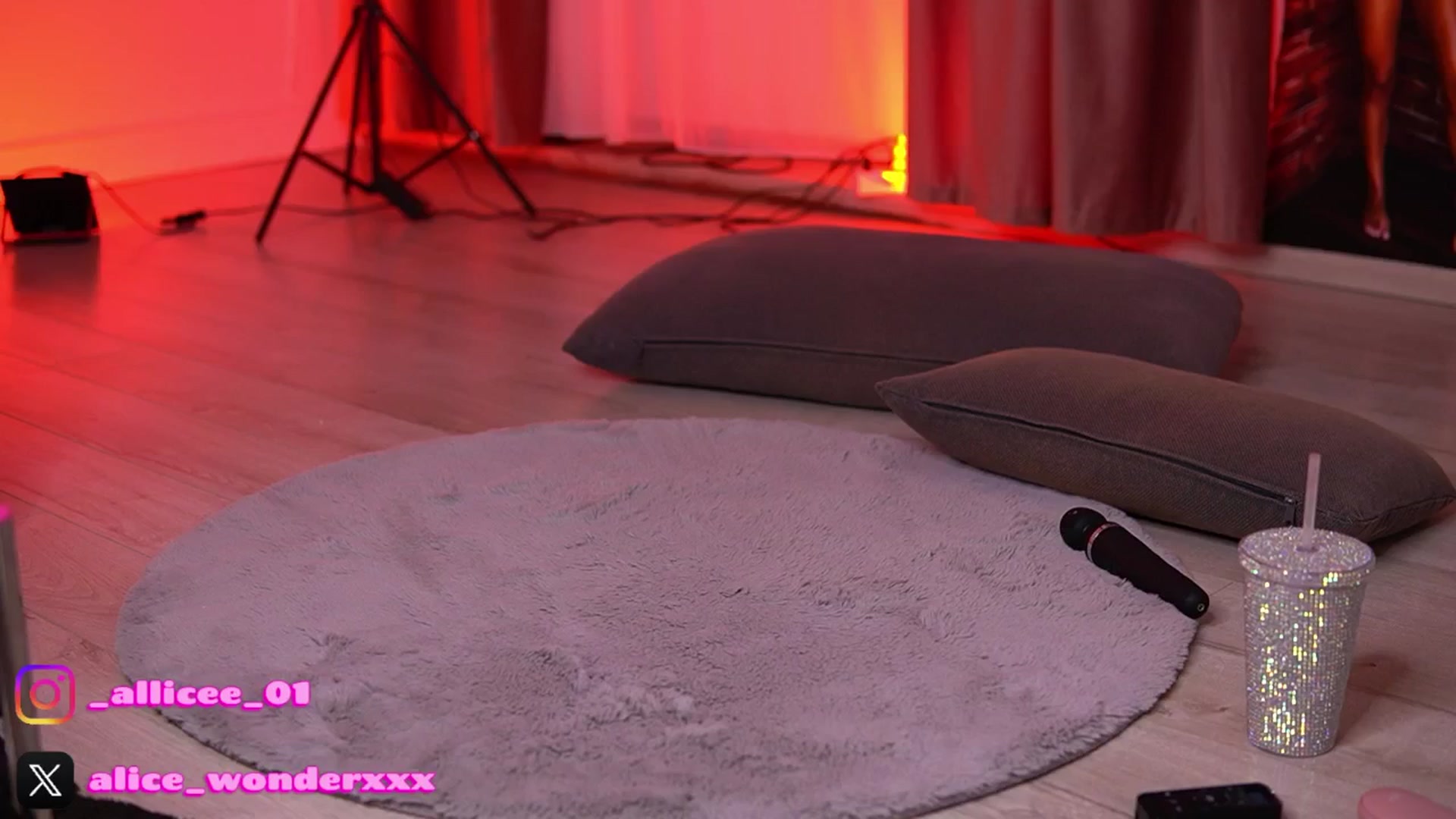 Gallery image thumbnail from VanesaSimon's myfreecams stream on, 02/06/2026, 14:21 image 6 of 20