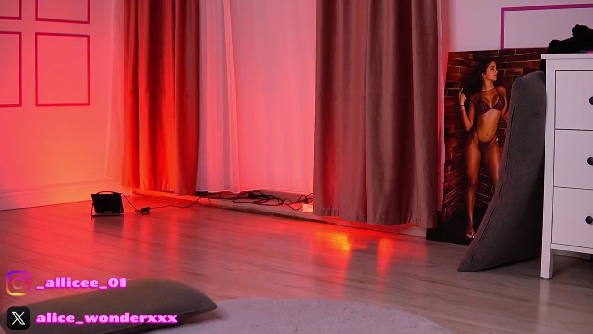 Gallery image thumbnail from VanesaSimon's myfreecams stream on, 02/11/2026, 10:09 image 3 of 20