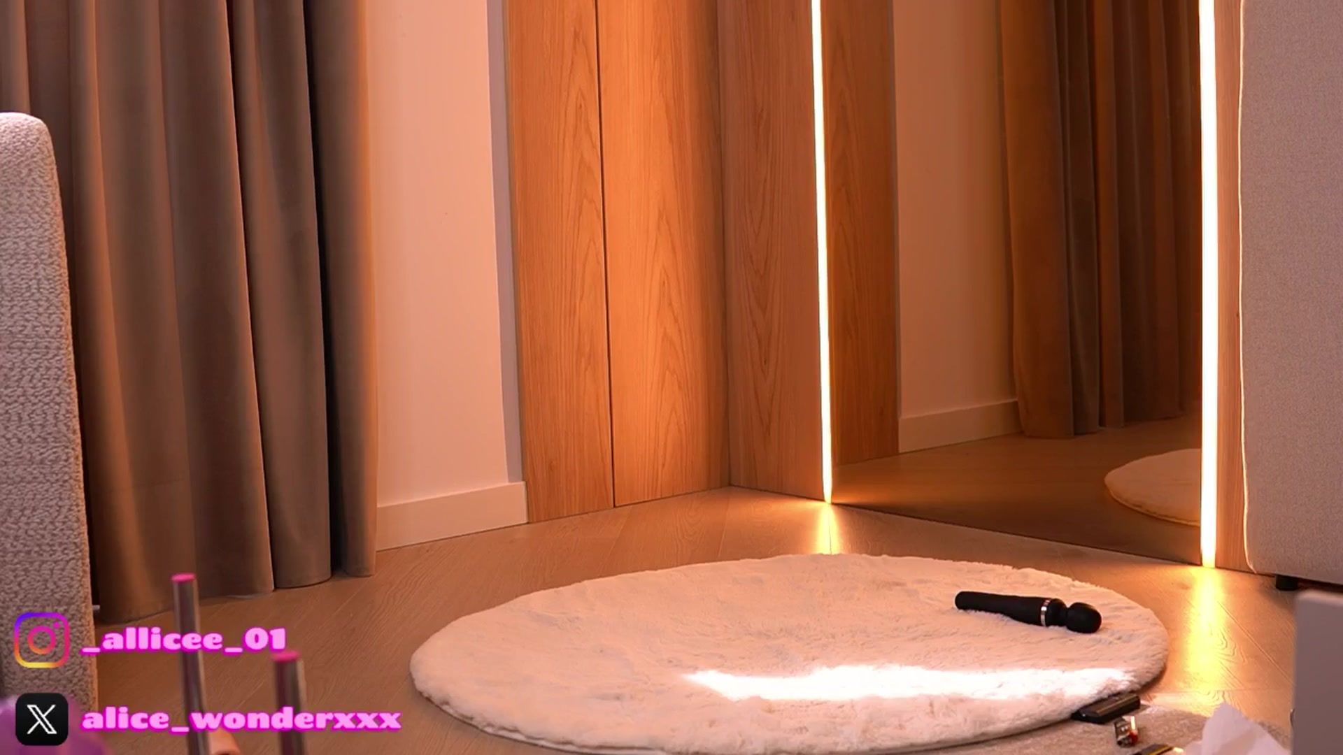 Gallery image thumbnail from VanesaSimon's myfreecams stream on, 03/05/2026, 11:59 image 5 of 20