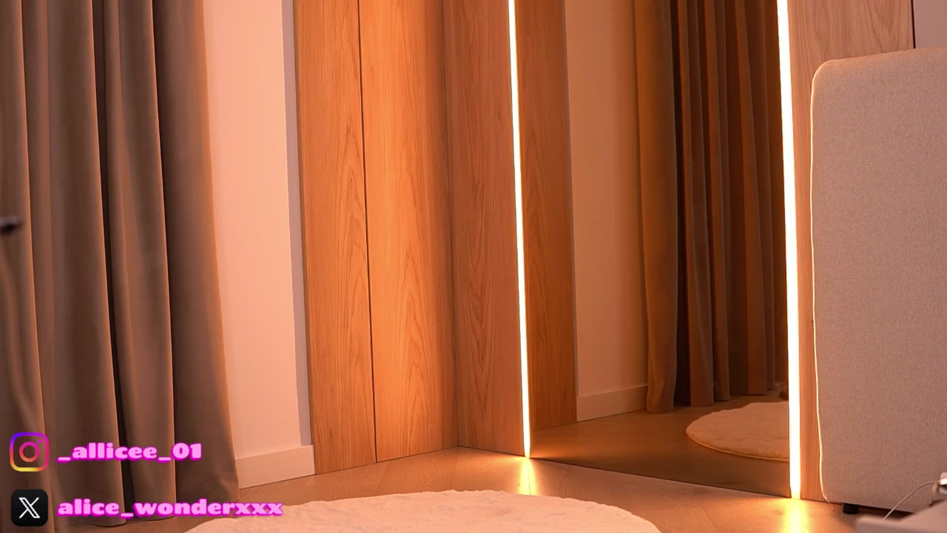 Gallery image thumbnail from VanesaSimon's myfreecams stream on, 03/06/2026, 07:56 image 5 of 20
