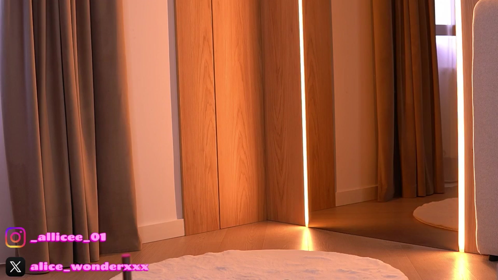 Gallery image thumbnail from VanesaSimon's myfreecams stream on, 03/07/2026, 13:30 image 1 of 20