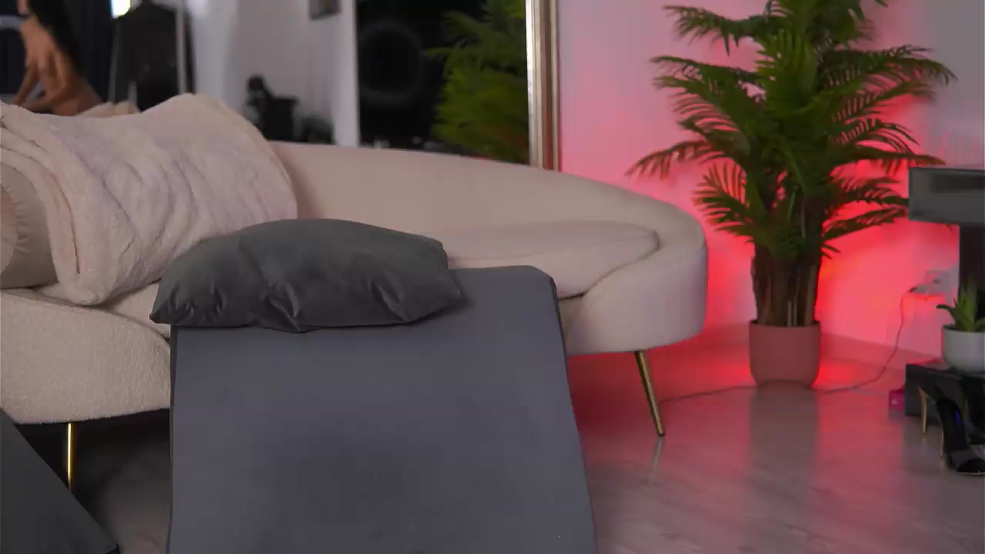 Gallery image thumbnail from VanesaSimon's myfreecams stream on, 07/18/2026, 12:34 image 19 of 20