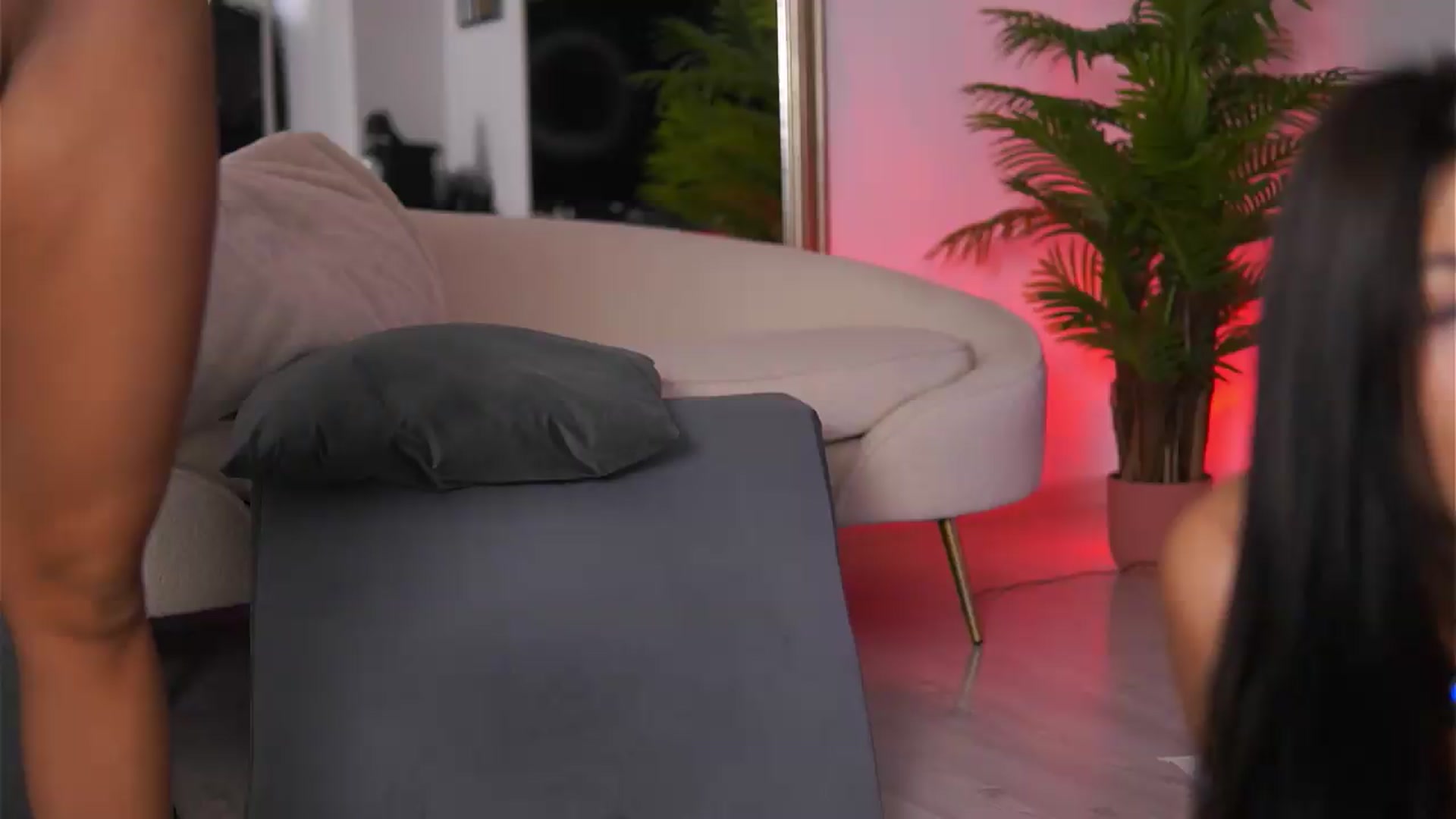 Gallery image thumbnail from VanesaSimon's myfreecams stream on, 07/18/2026, 12:34 image 17 of 20