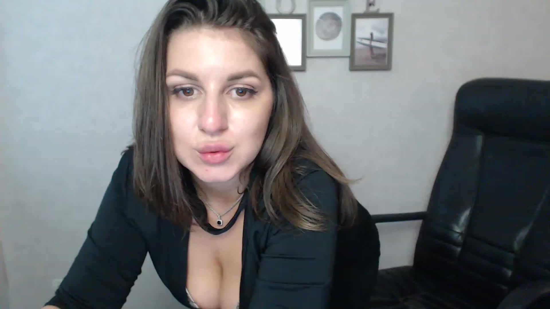 Gallery image thumbnail from Vanesa_Lams's myfreecams stream on, 04/19/2023, 15:34 image 12 of 20