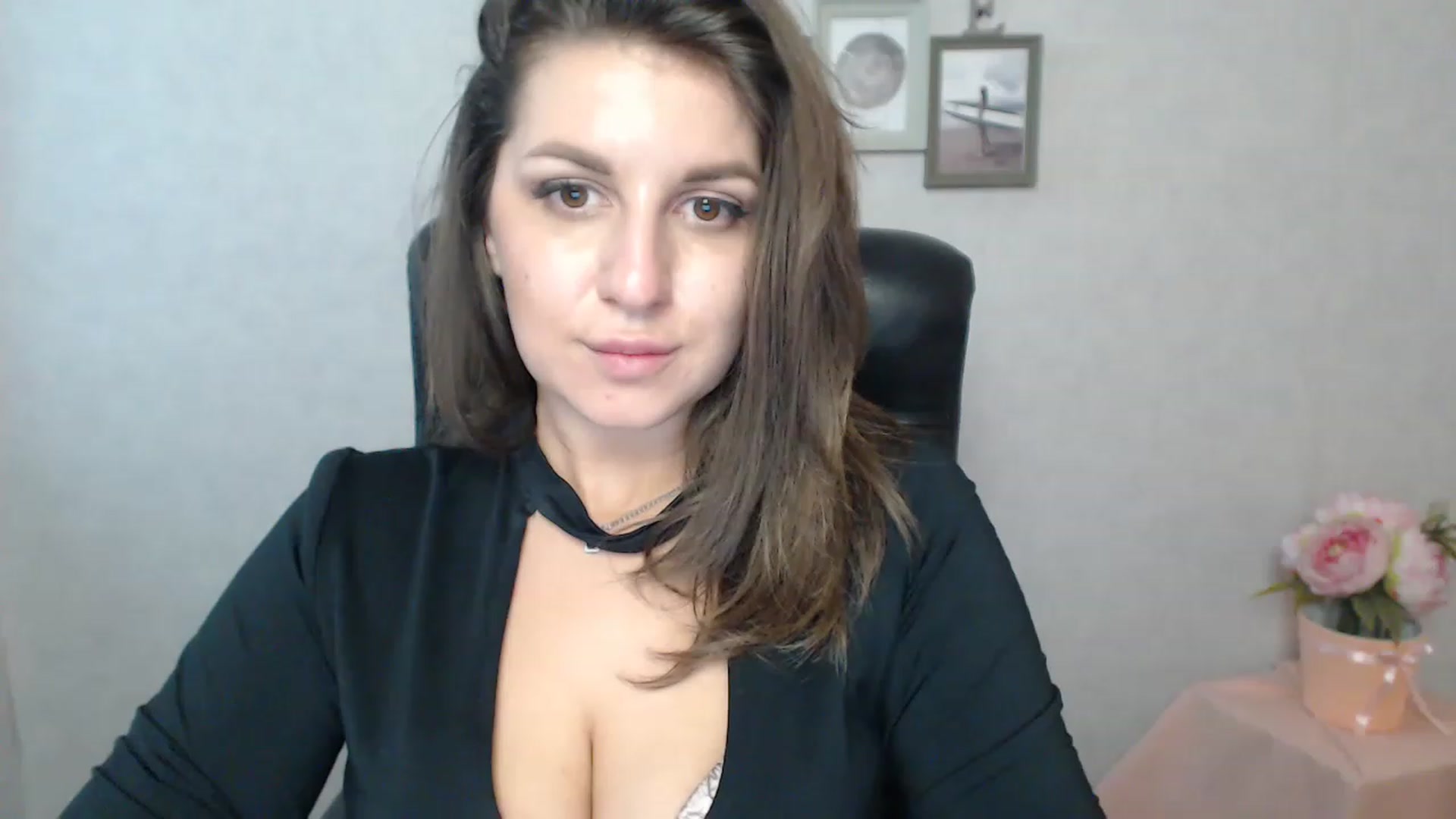 Gallery image thumbnail from Vanesa_Lams's myfreecams stream on, 04/19/2023, 15:34 image 1 of 20
