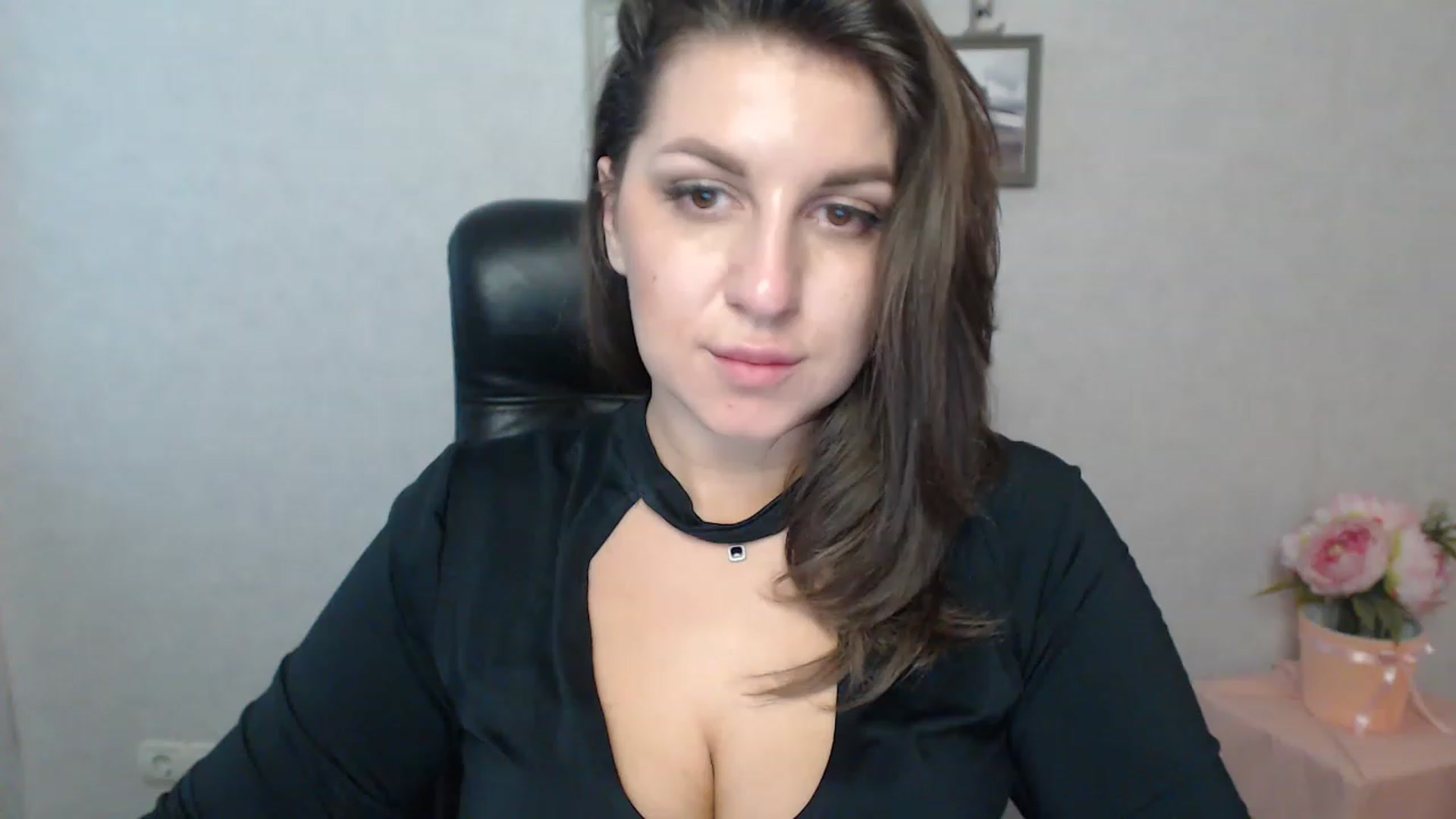 Gallery image thumbnail from Vanesa_Lams's myfreecams stream on, 04/19/2023, 15:34 image 19 of 20