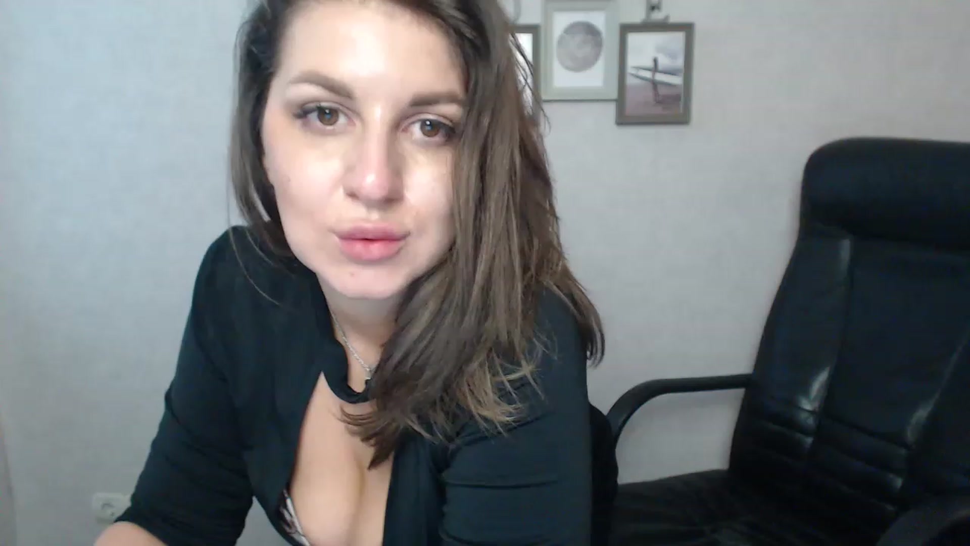 Gallery image thumbnail from Vanesa_Lams's myfreecams stream on, 04/19/2023, 15:34 image 10 of 20