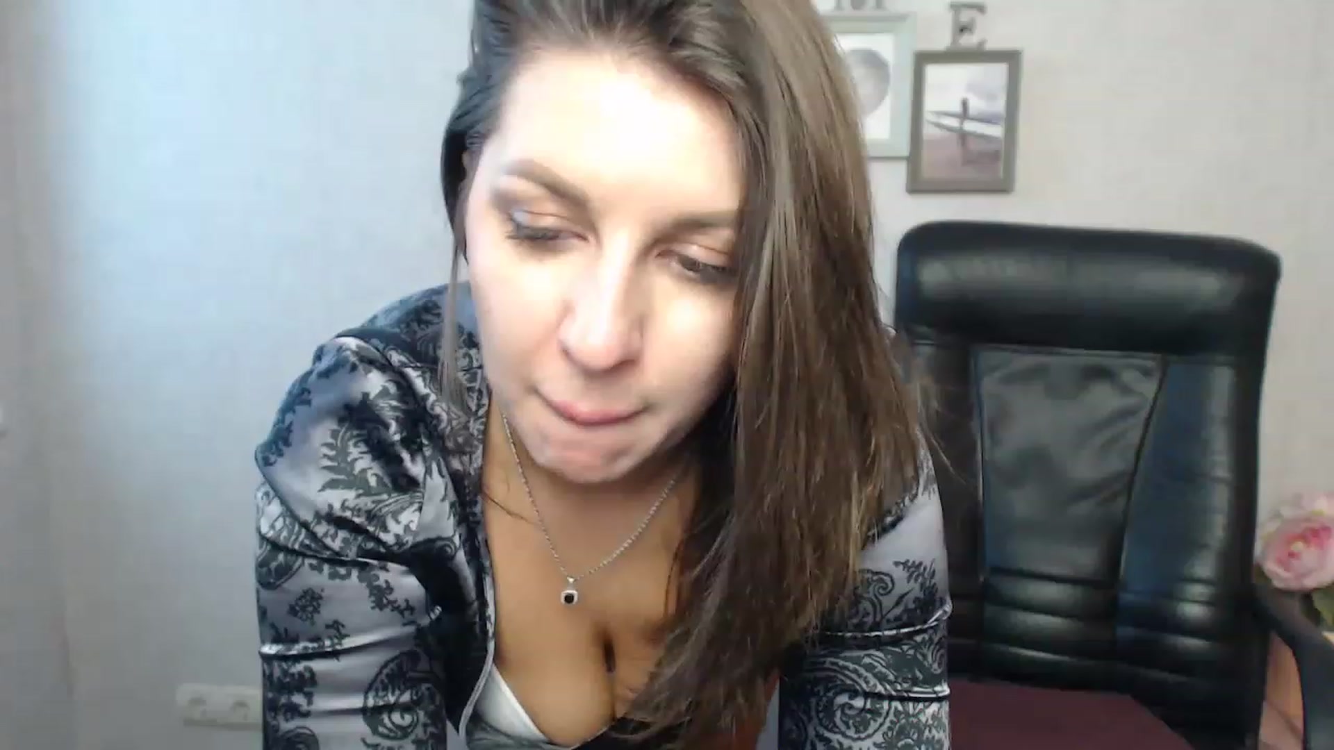 Gallery image thumbnail from Vanesa_Lams's myfreecams stream on, 04/21/2023, 12:31 image 17 of 20
