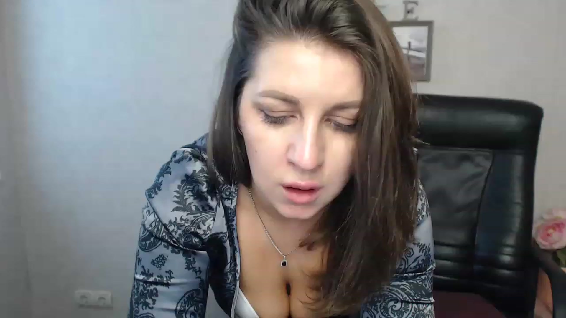 Gallery image thumbnail from Vanesa_Lams's myfreecams stream on, 04/21/2023, 12:31 image 5 of 20