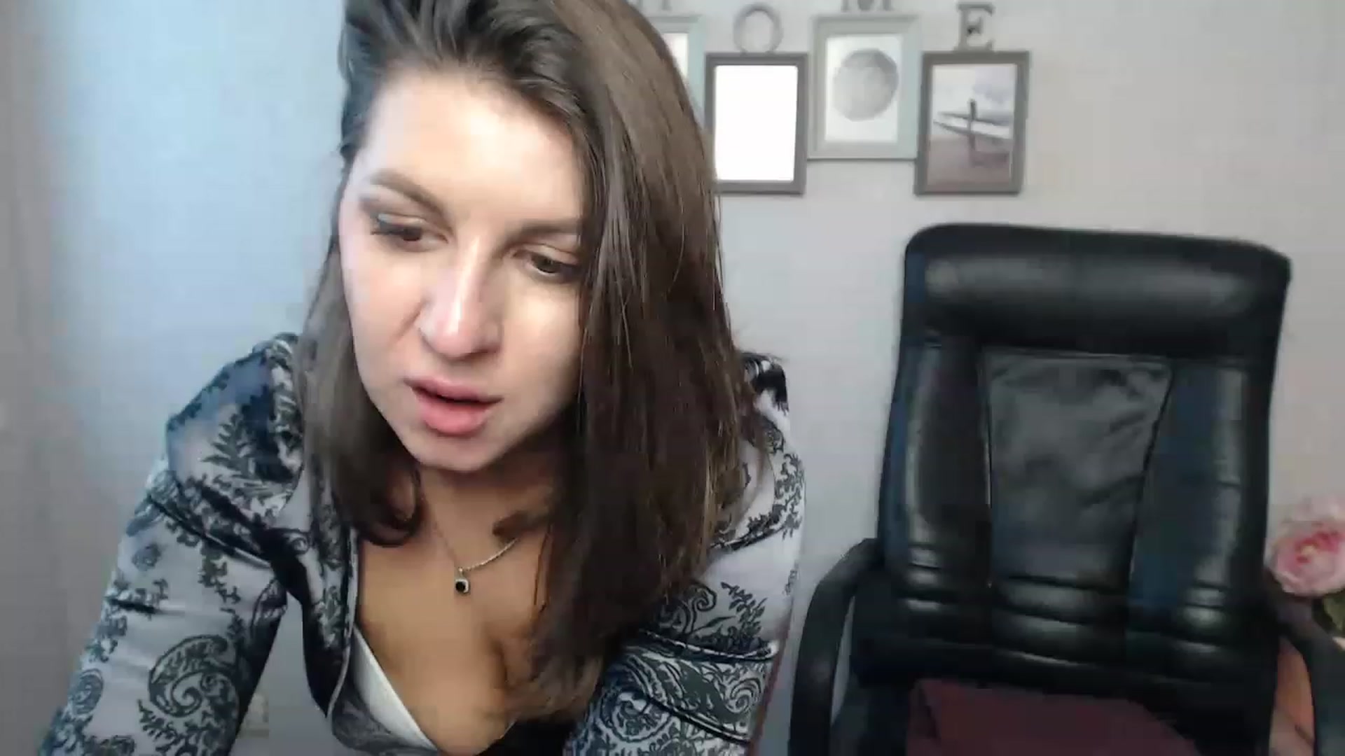 Gallery image thumbnail from Vanesa_Lams's myfreecams stream on, 04/21/2023, 12:31 image 16 of 20