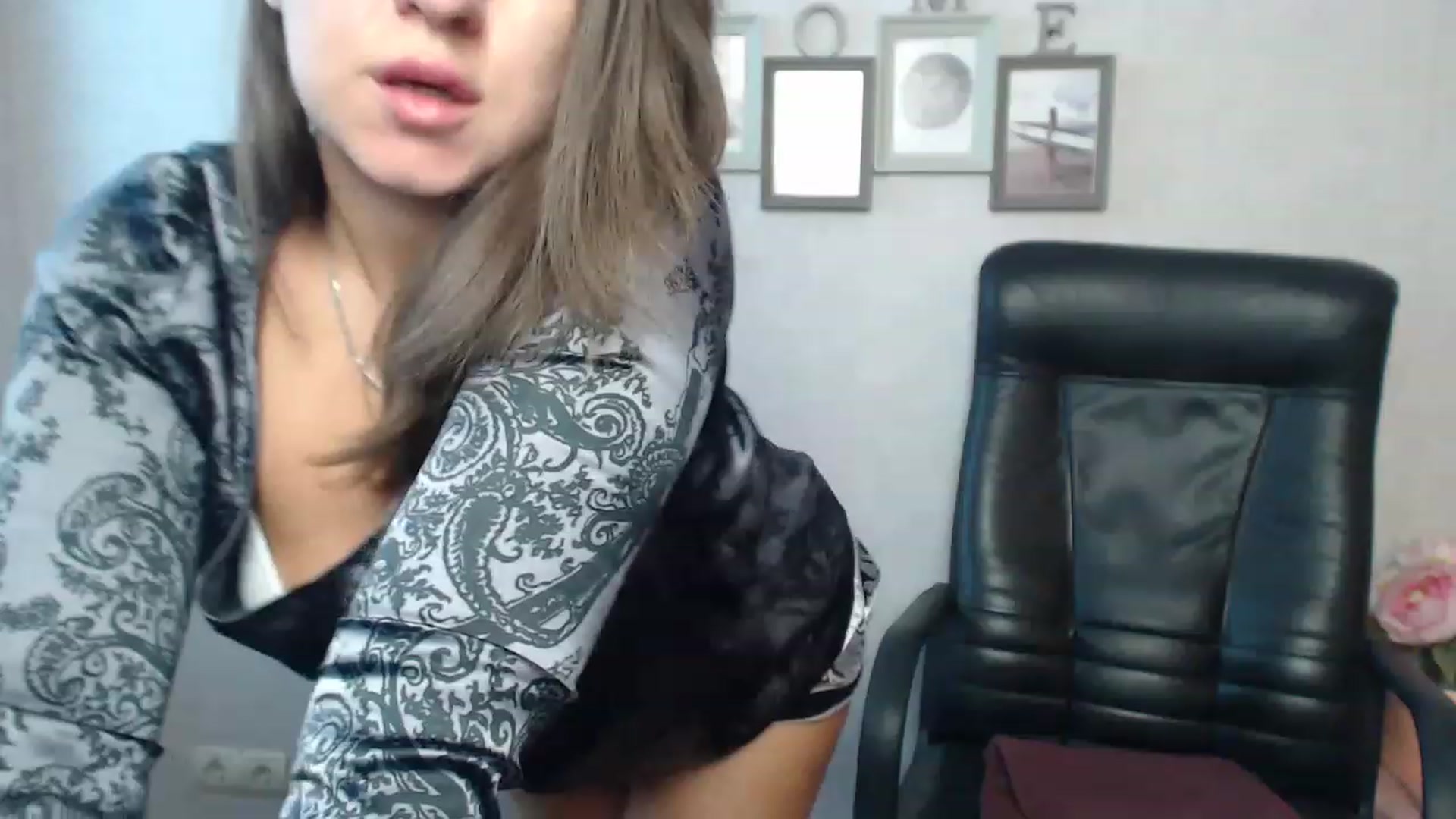 Gallery image thumbnail from Vanesa_Lams's myfreecams stream on, 04/21/2023, 12:31 image 10 of 20
