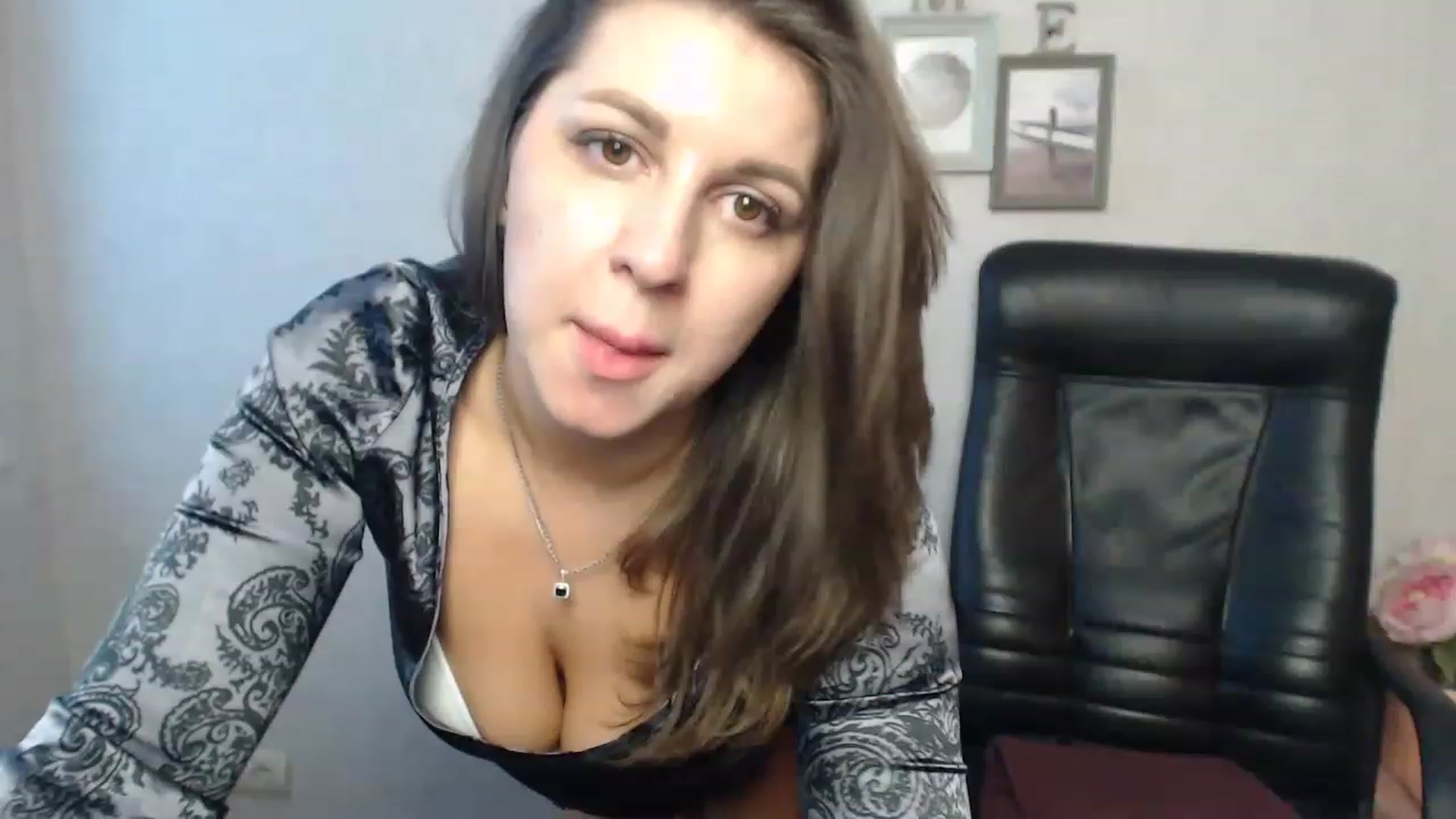 Gallery image thumbnail from Vanesa_Lams's myfreecams stream on, 04/21/2023, 12:31 image 3 of 20