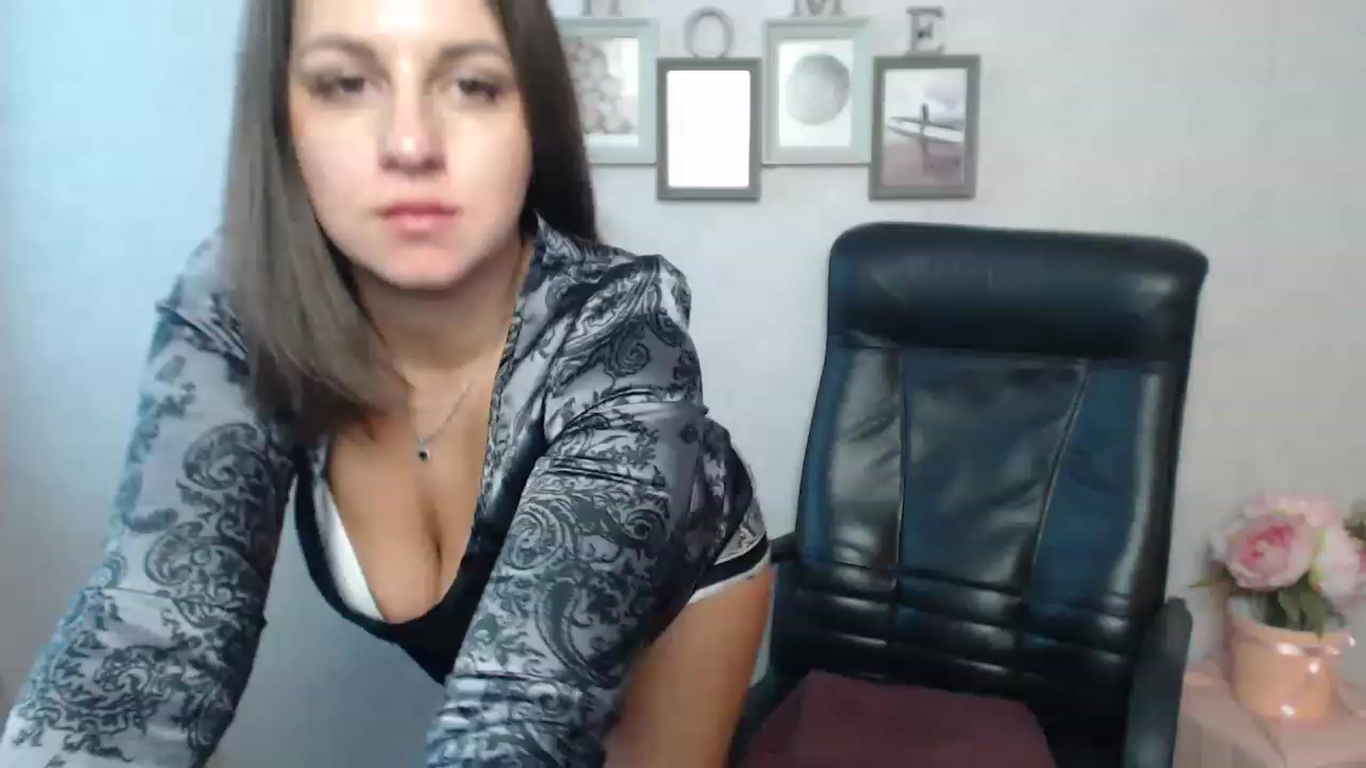 Gallery image thumbnail from Vanesa_Lams's myfreecams stream on, 04/21/2023, 13:00 image 19 of 20