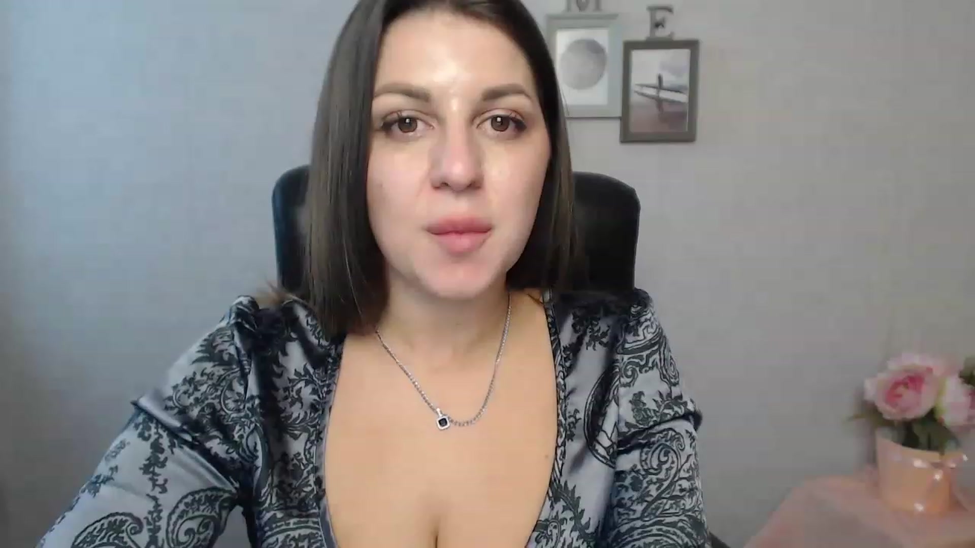 Gallery image thumbnail from Vanesa_Lams's myfreecams stream on, 04/21/2023, 13:00 image 2 of 20