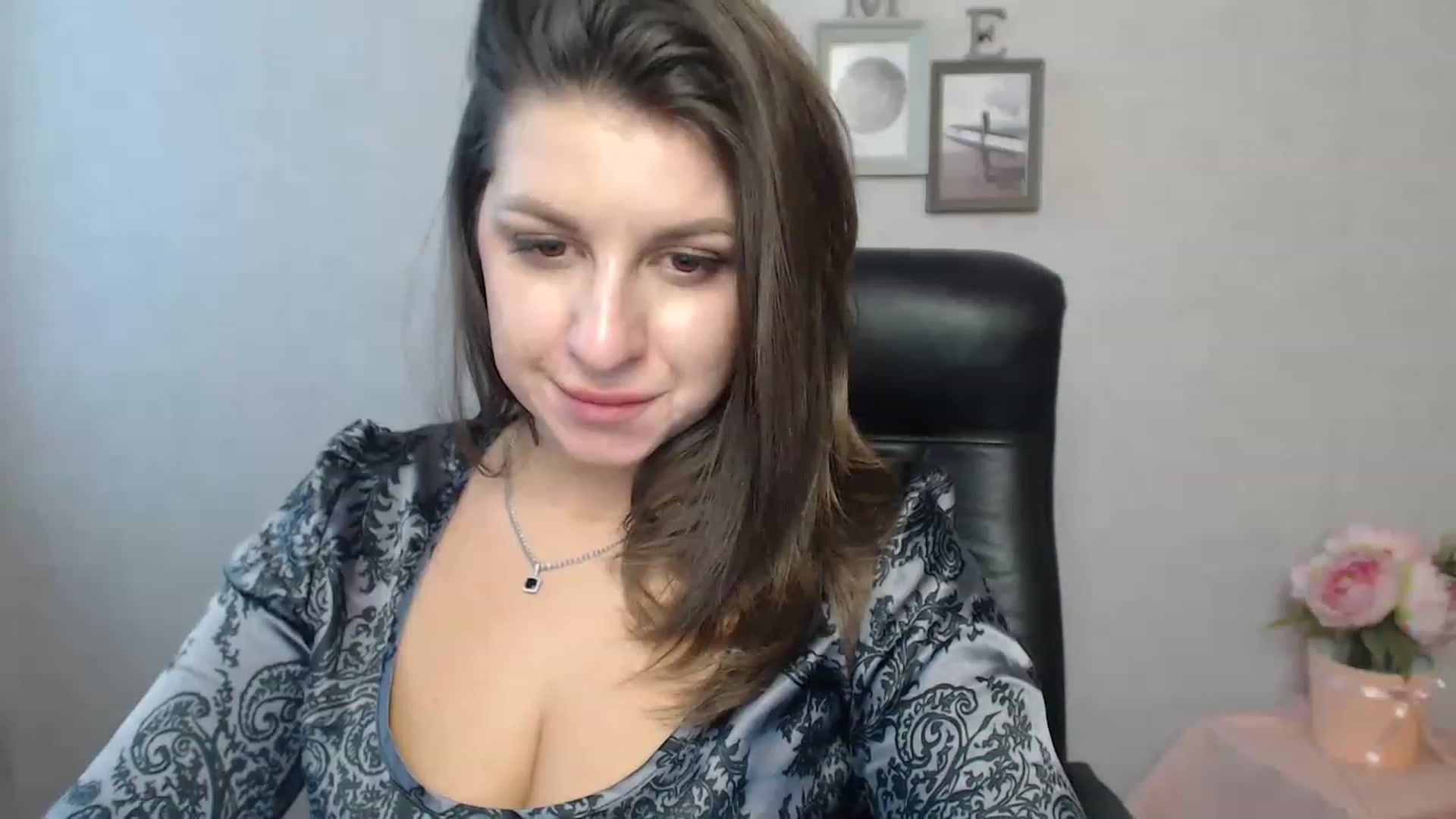 Gallery image thumbnail from Vanesa_Lams's myfreecams stream on, 04/21/2023, 13:00 image 11 of 20