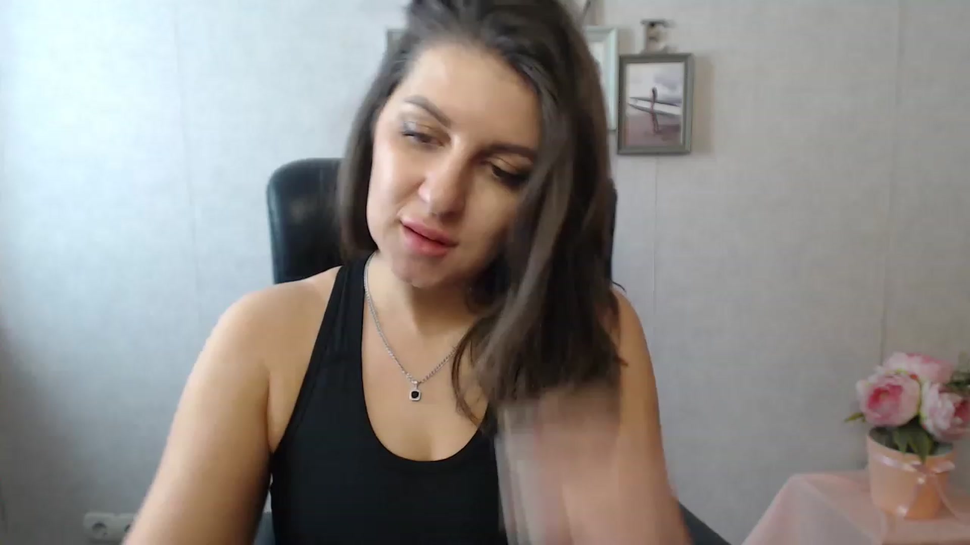 Gallery image thumbnail from Vanesa_Lams's myfreecams stream on, 04/24/2023, 08:29 image 1 of 20