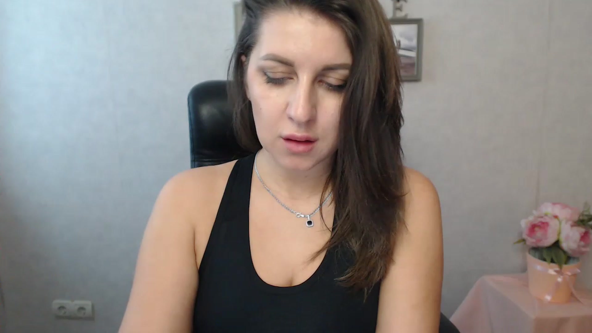 Gallery image thumbnail from Vanesa_Lams's myfreecams stream on, 04/24/2023, 11:08 image 9 of 20