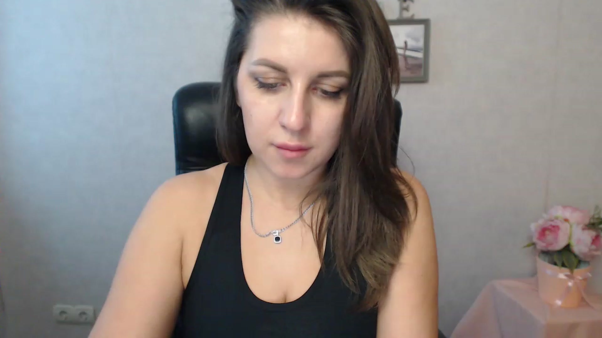 Gallery image thumbnail from Vanesa_Lams's myfreecams stream on, 04/24/2023, 11:08 image 17 of 20
