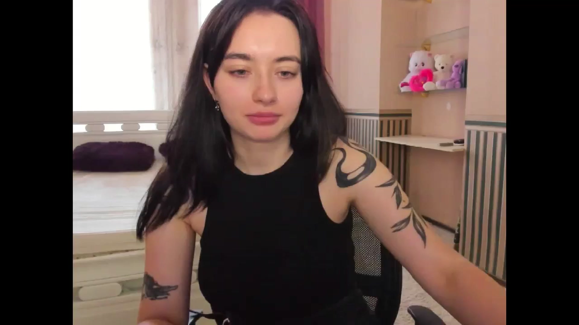 Gallery image thumbnail from Vaness__A's myfreecams stream on, 08/22/2023, 12:52 image 6 of 20
