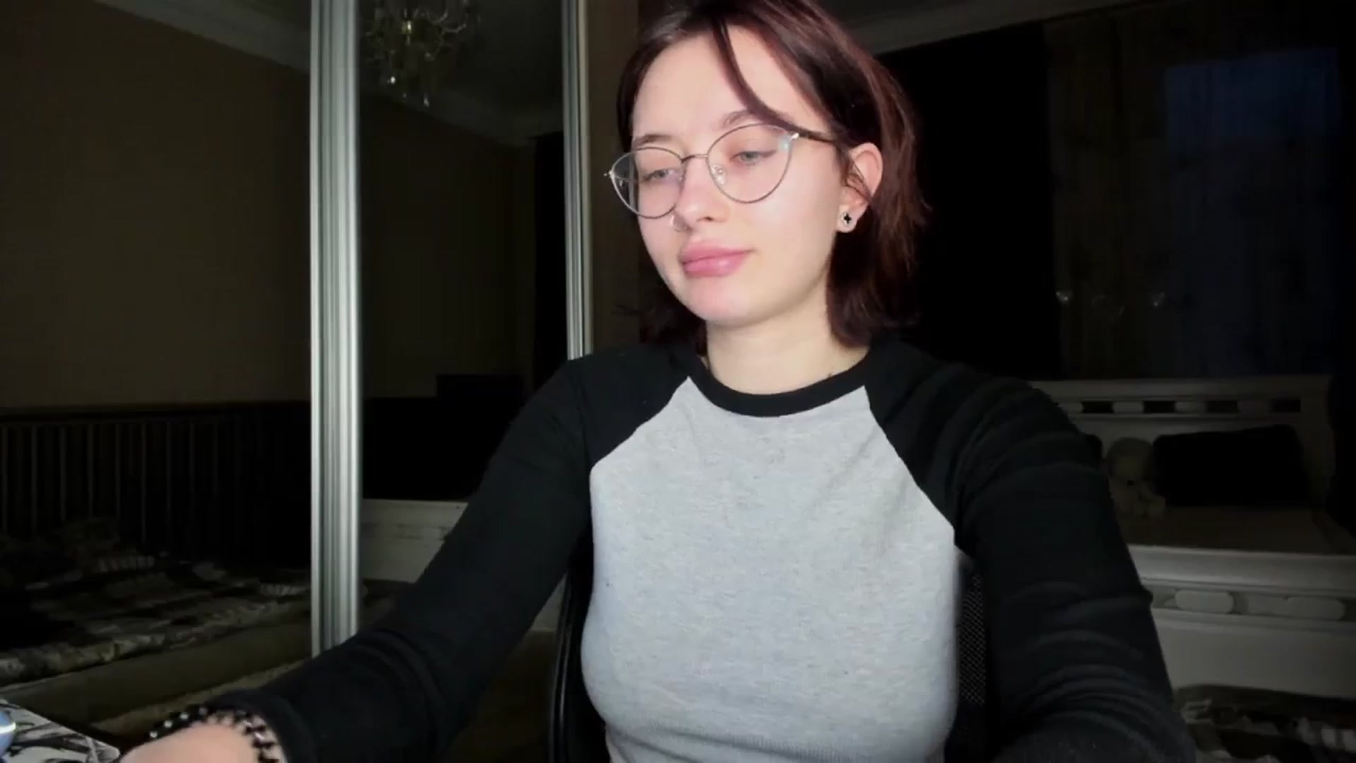 Gallery image thumbnail from Vaness__A's myfreecams stream on, 02/25/2024, 16:21 image 16 of 20