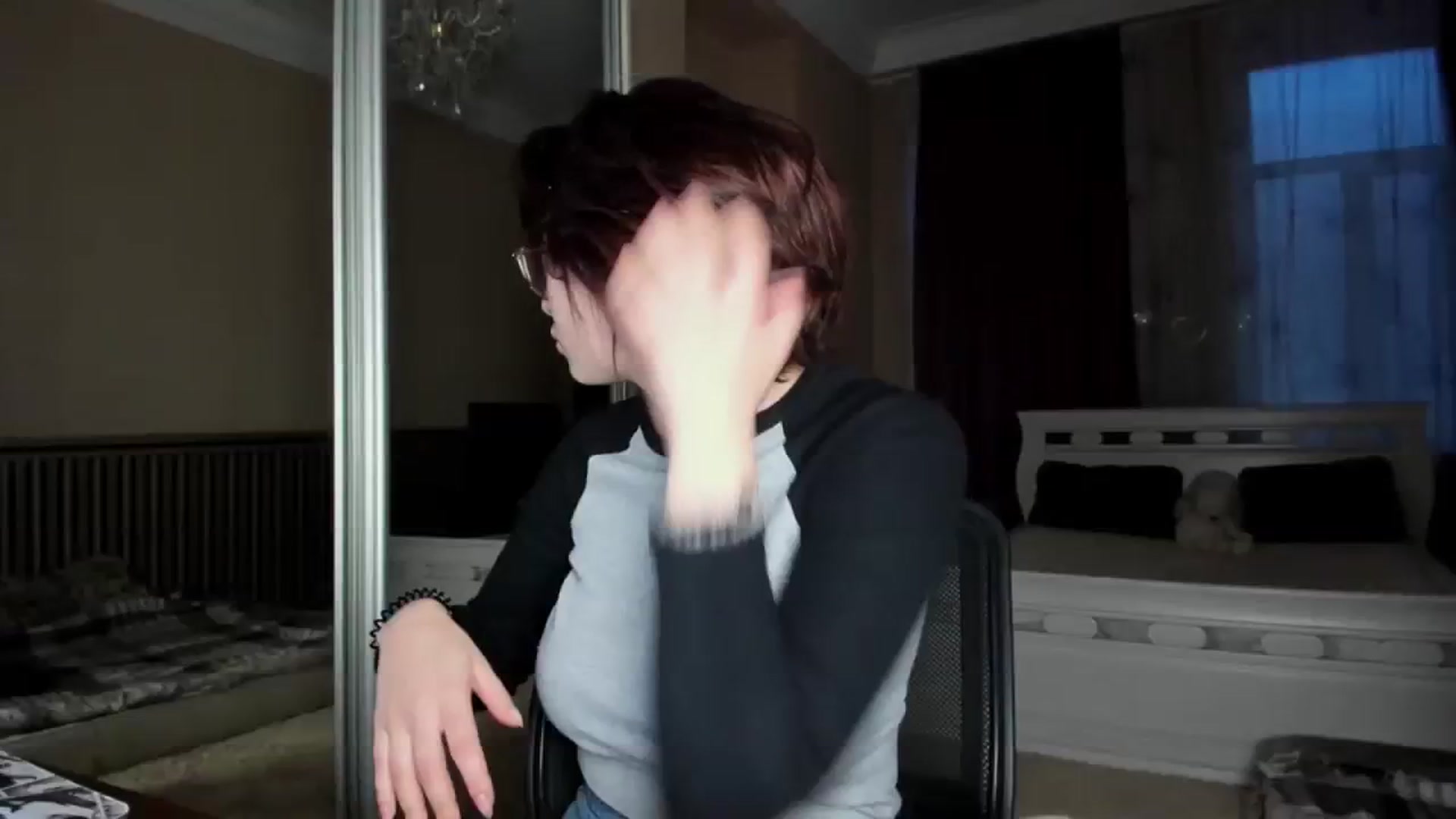 Gallery image thumbnail from Vaness__A's myfreecams stream on, 02/25/2024, 16:21 image 15 of 20