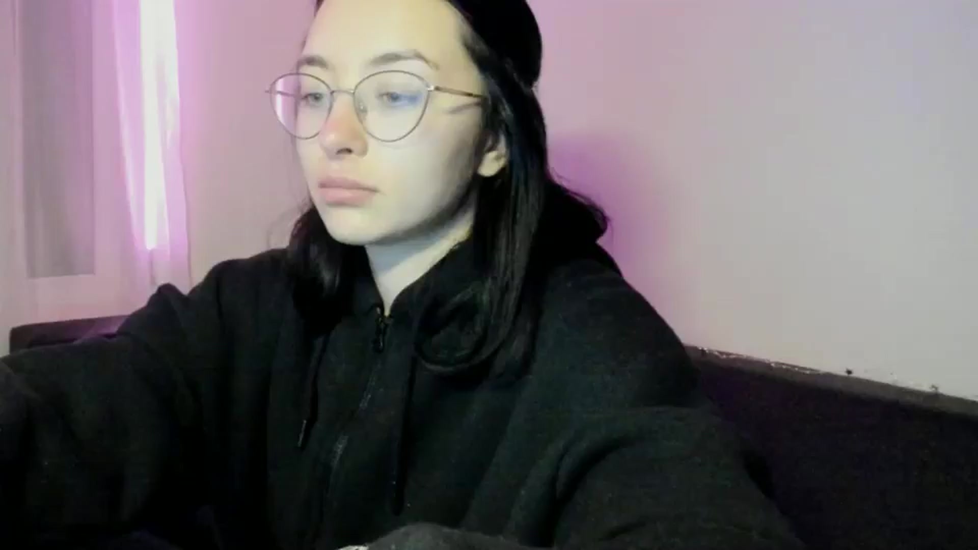 Gallery image thumbnail from Vaness__A's myfreecams stream on, 12/05/2024, 21:56 image 1 of 20
