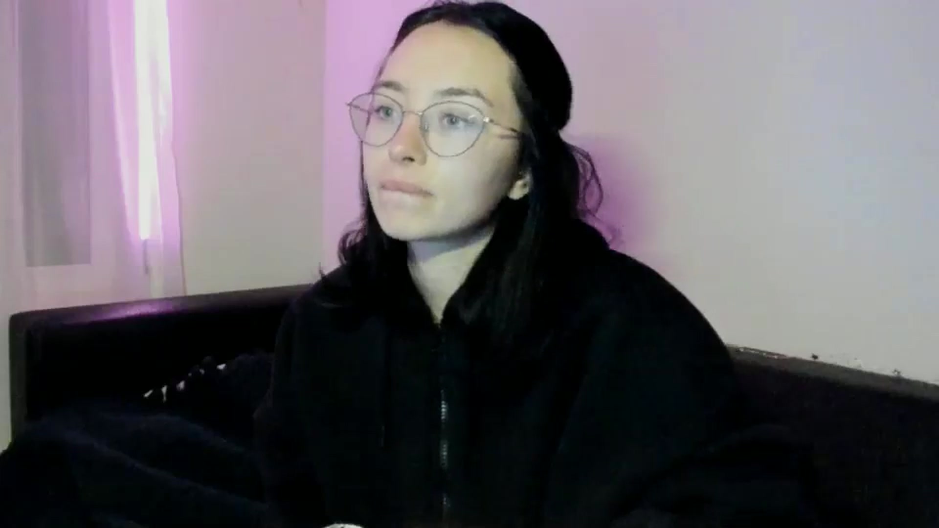Gallery image thumbnail from Vaness__A's myfreecams stream on, 12/05/2024, 21:56 image 3 of 20