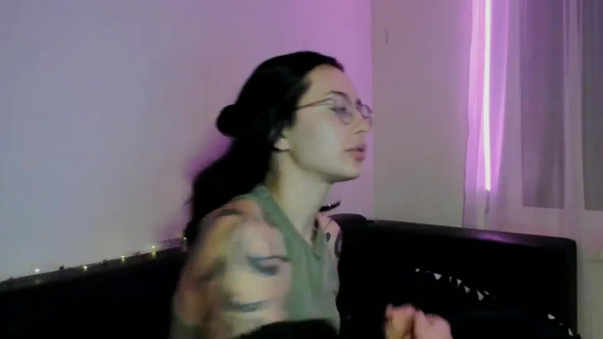 Gallery image thumbnail from Vaness__A's myfreecams stream on, 12/05/2024, 21:56 image 15 of 20